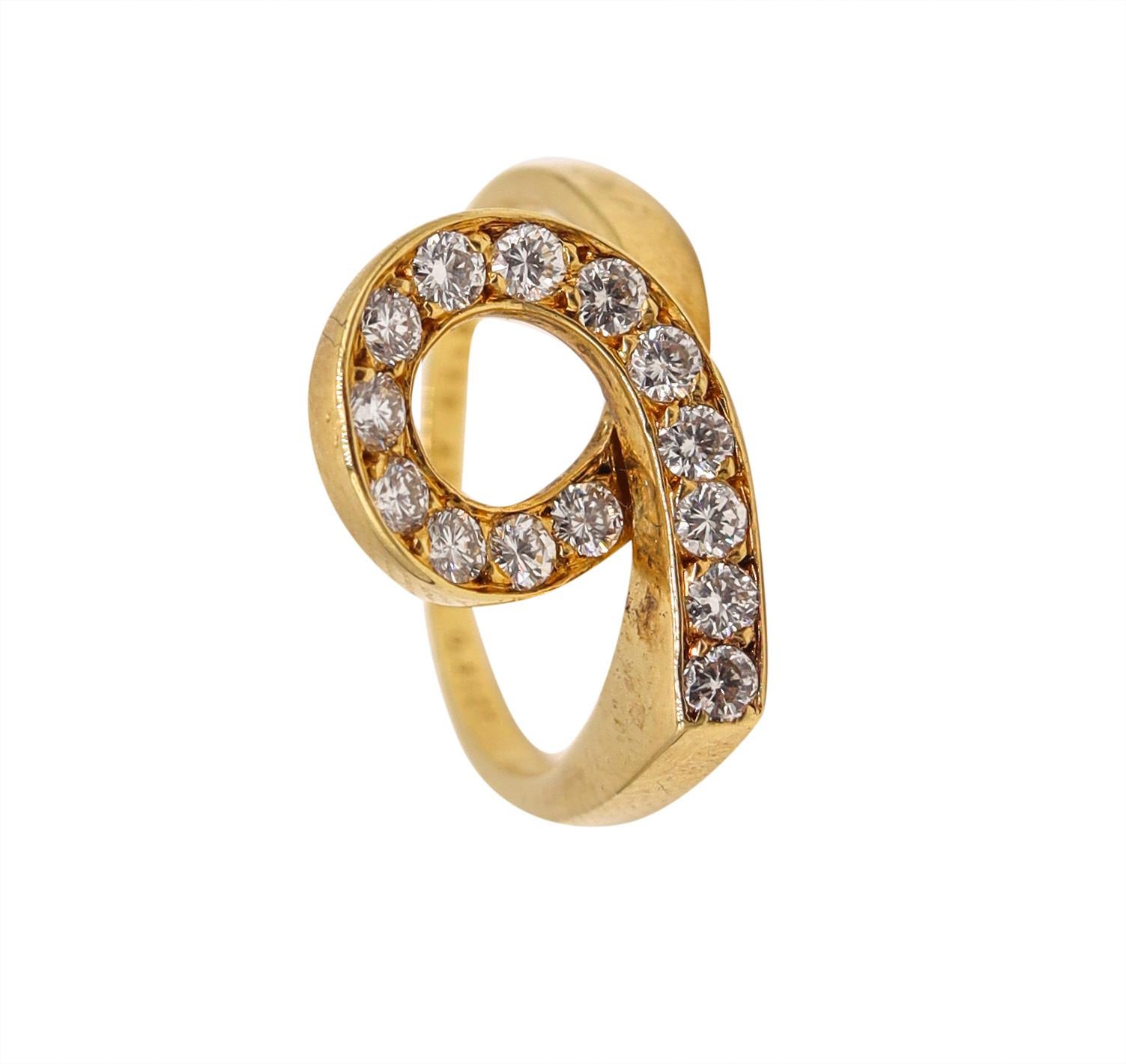 Brilliant Cut Van Cleefs & Arpels Paris Twisted Ring in 18Kt with 0.51 Cts in VVS Diamonds