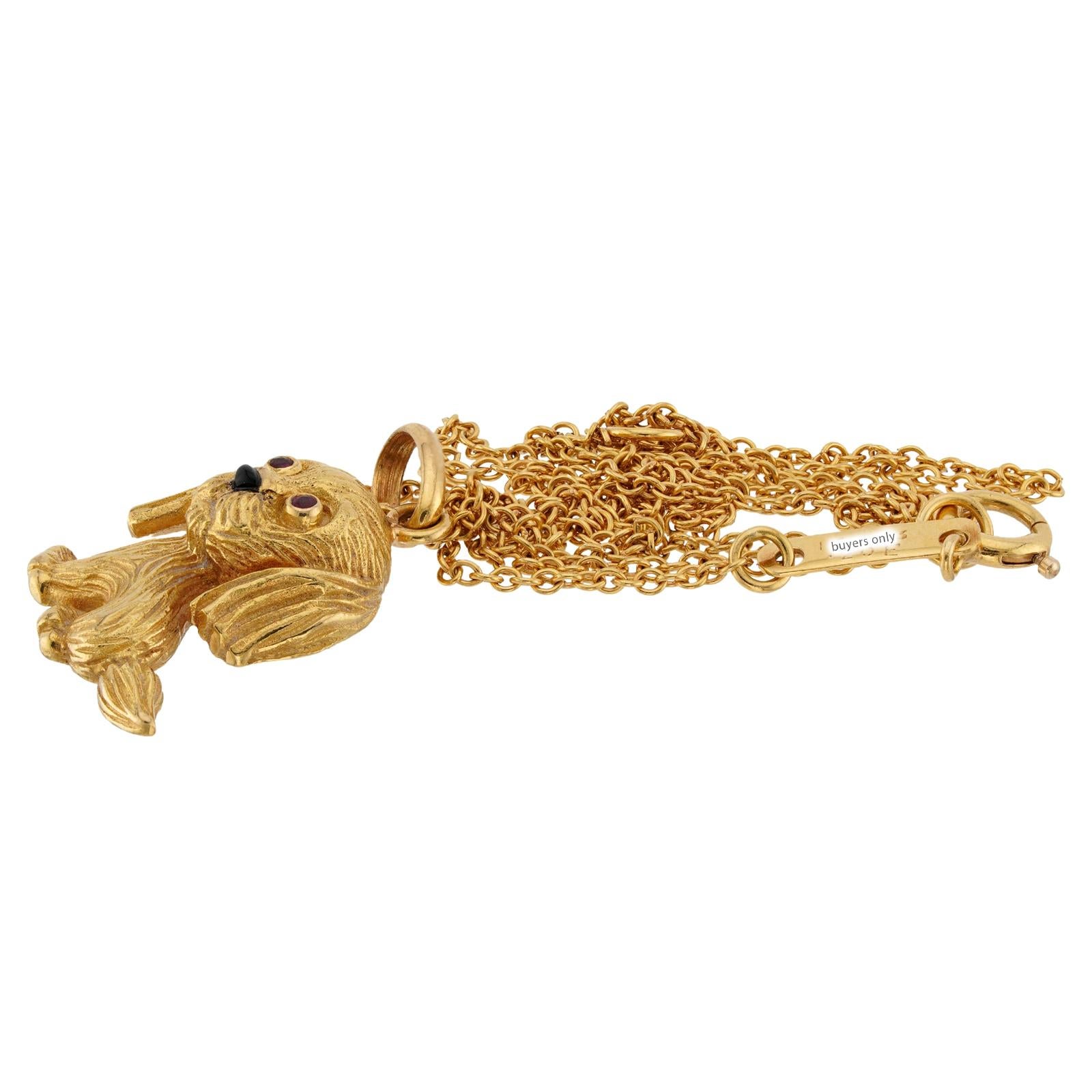 VAN CLEF & ARPELS Collier pendentif chien en or jaune 18 carats et rubis 1