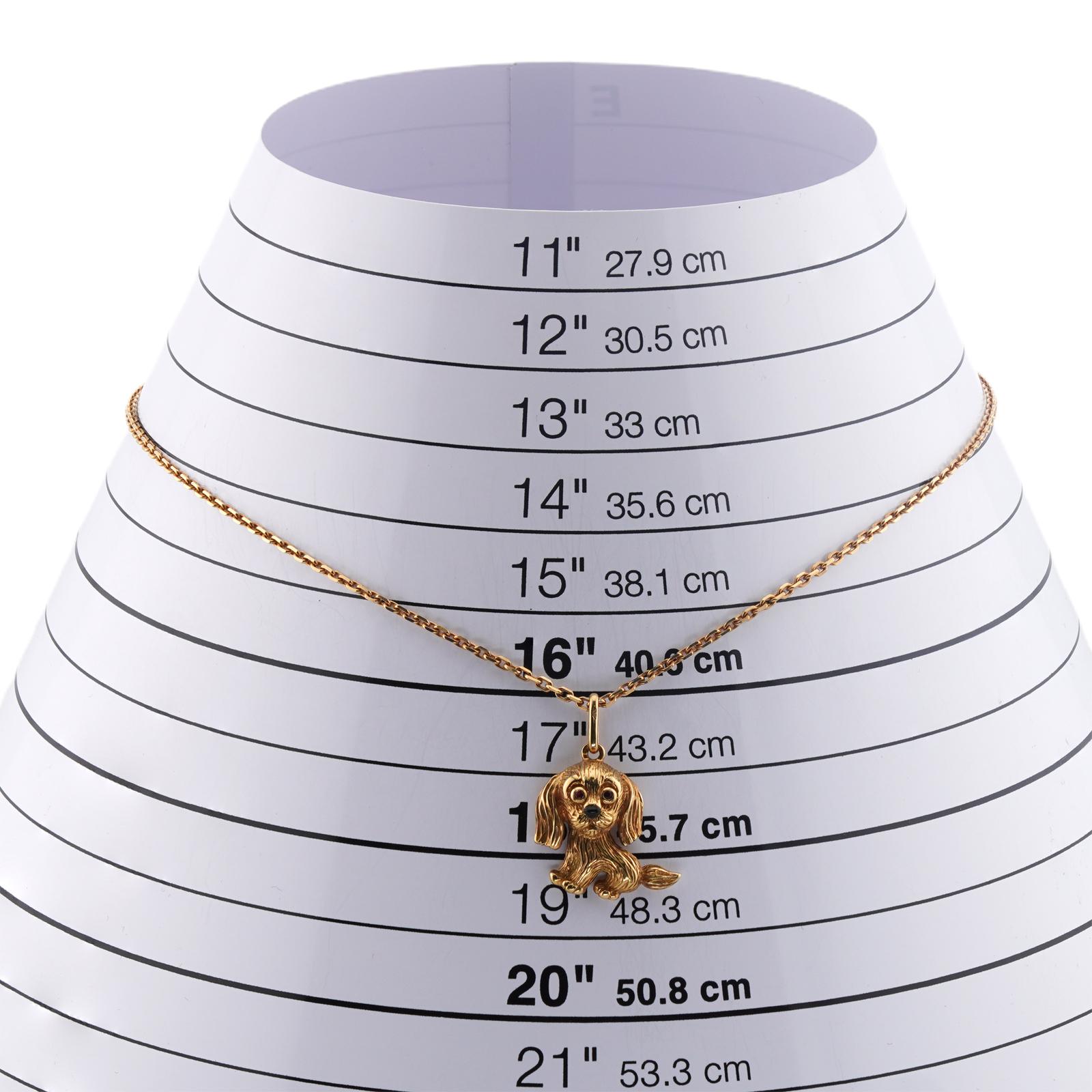 VAN CLEF & ARPELS Collana con ciondolo a forma di cane in oro giallo e smalto color rubino 1