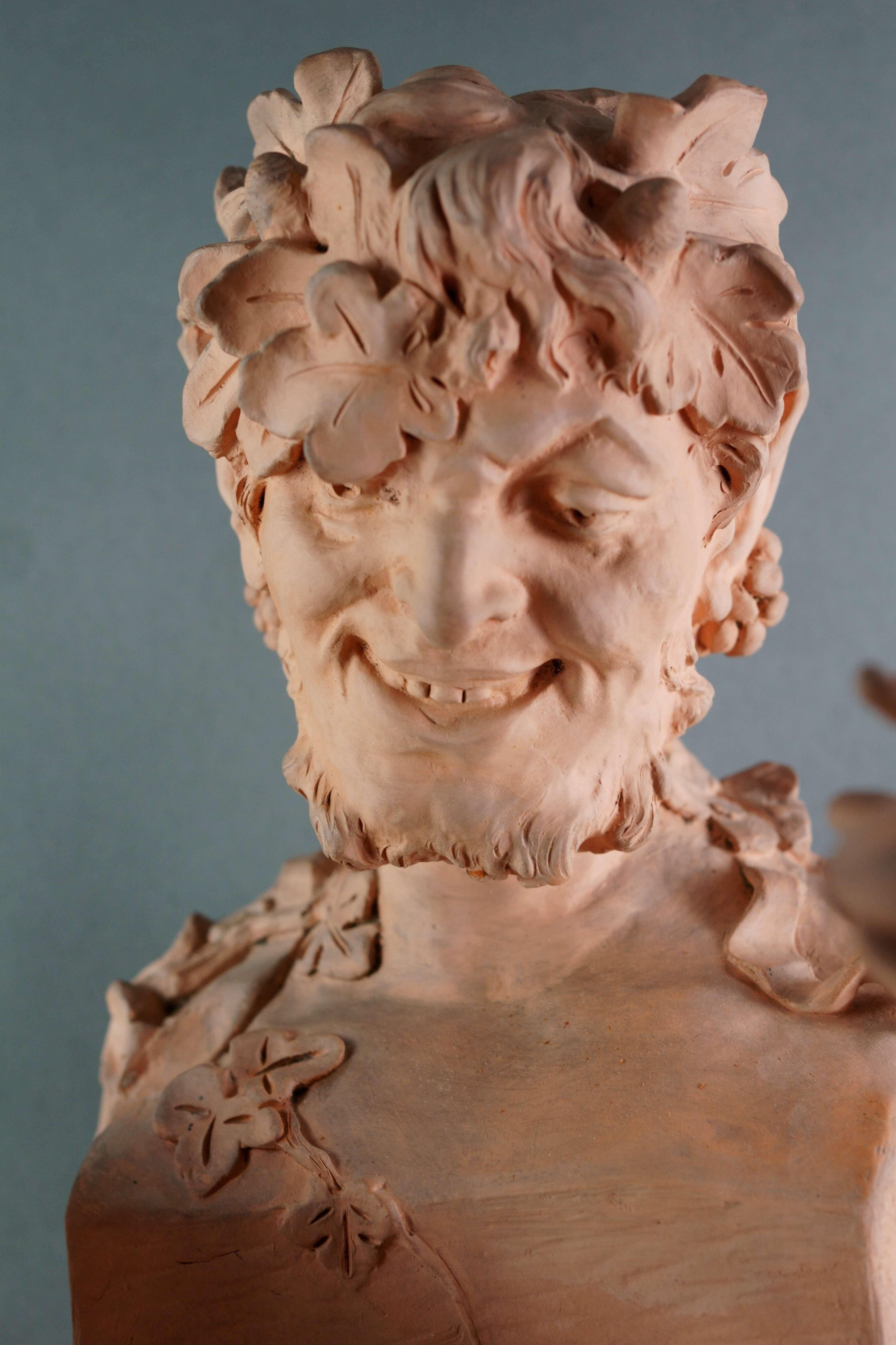 “La Baccante”, imponente gruppo in terracotta che porta la firma di Domien van den Bossche. Fine del XIX secolo.   
Probabilmente ispirata al gruppo 