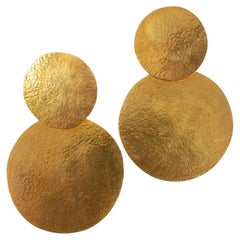 Van der Straeten Clip Earrings in Hammered Gold Metal