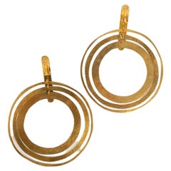 Van der Straeten Earrings Clip in Hammered Gold Metal