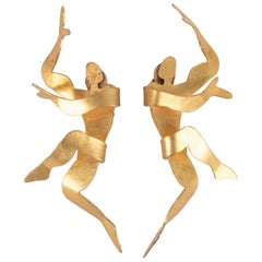 Van Der Straeten - Boucles d'oreilles à clip en métal doré représentant des personnages