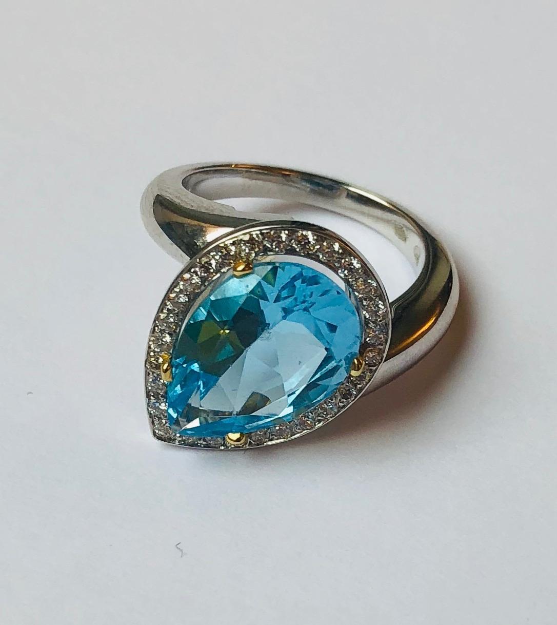 Contemporary Van der Veken 18 Karat White Gold Blue Topaz and Diamond Statement Ring For Sale