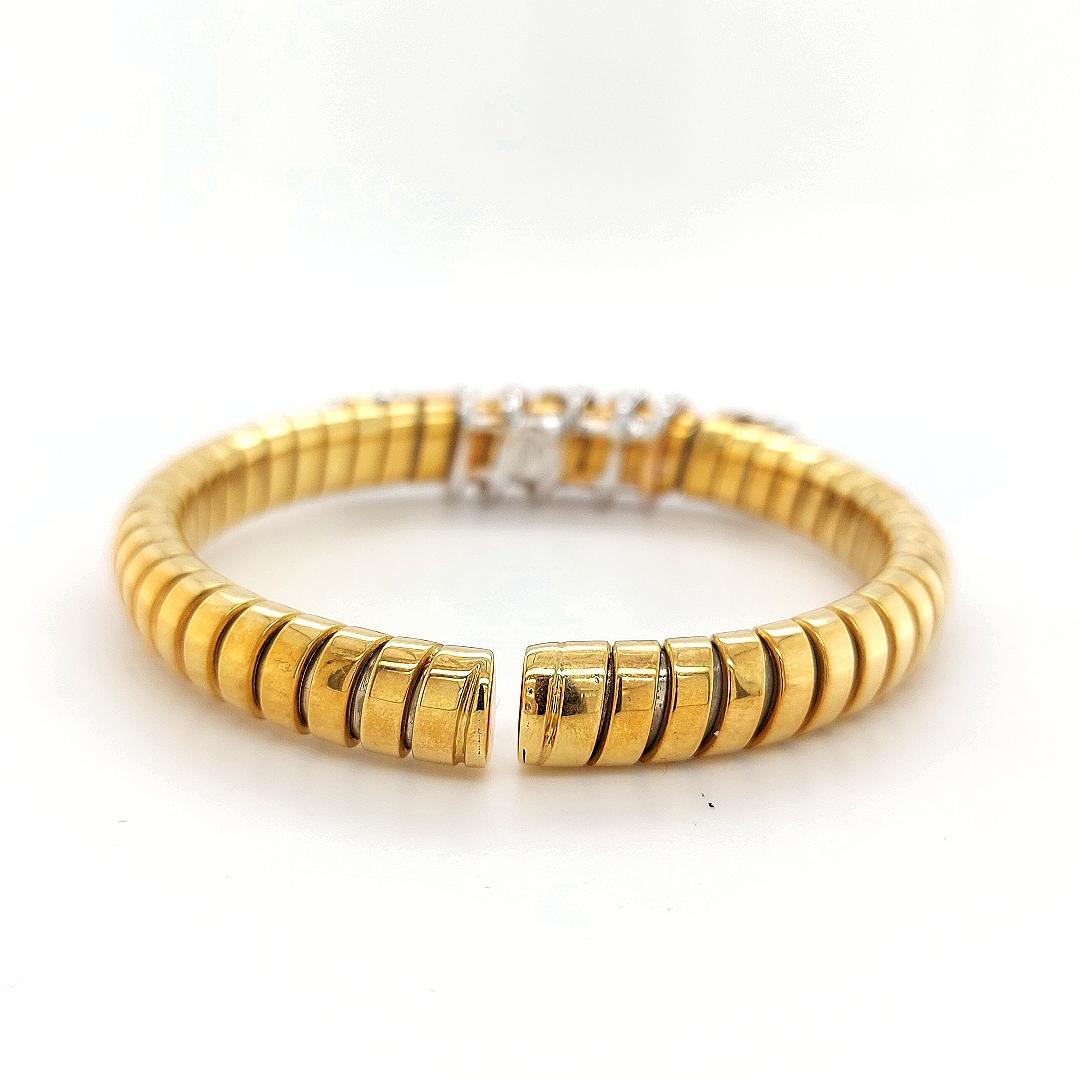 Van Esser Bracelet souple en or bicolore avec diamants, saphirs et rubis Cabuchon Excellent état - En vente à Antwerp, BE