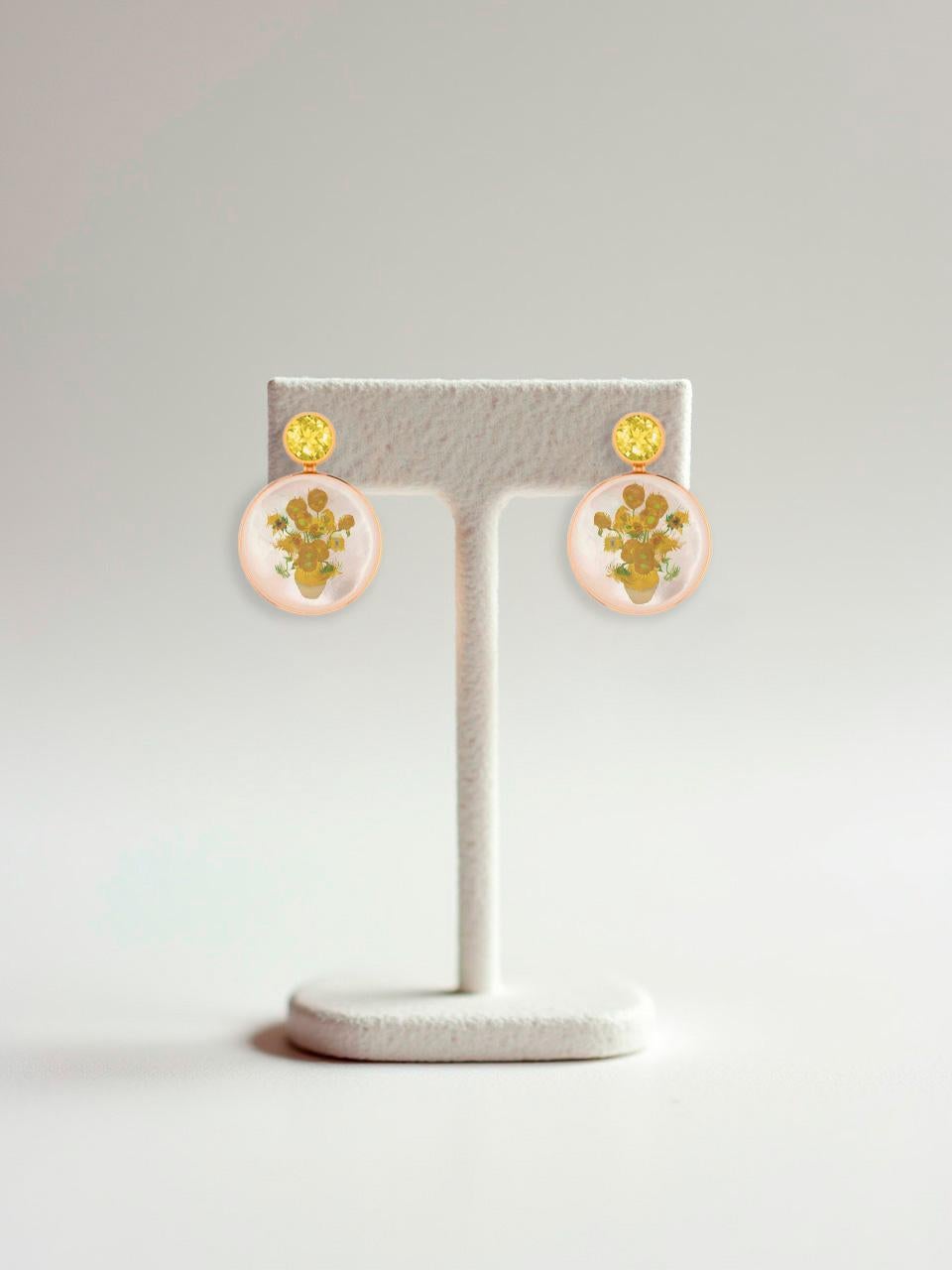 Taille ronde Boucles d'oreilles Tournesols Van Gogh Clous d'oreilles avec citrines et nacre. en vente