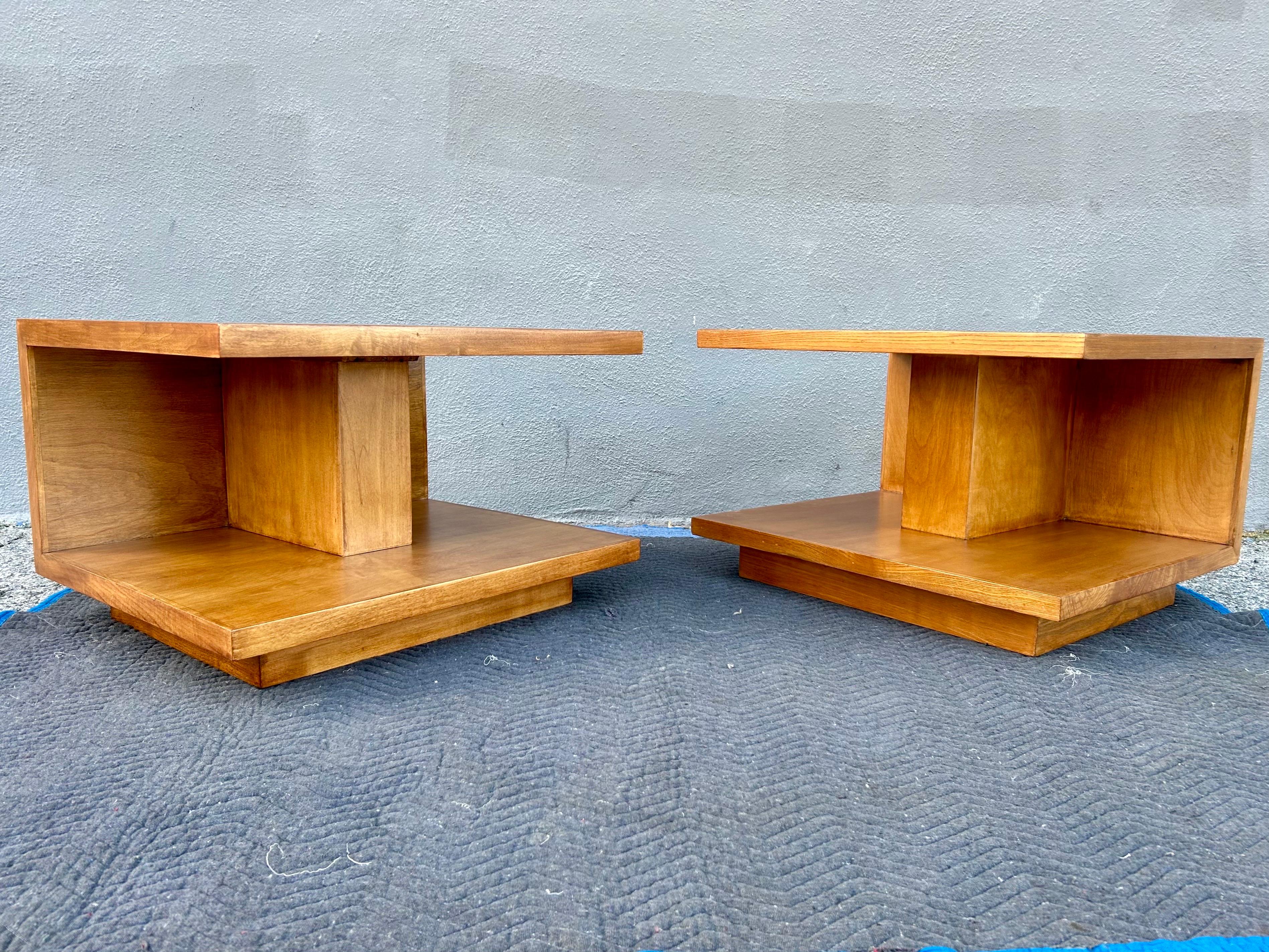 Mid Century Modern End Tables Van Keppel Green  For Sale 4