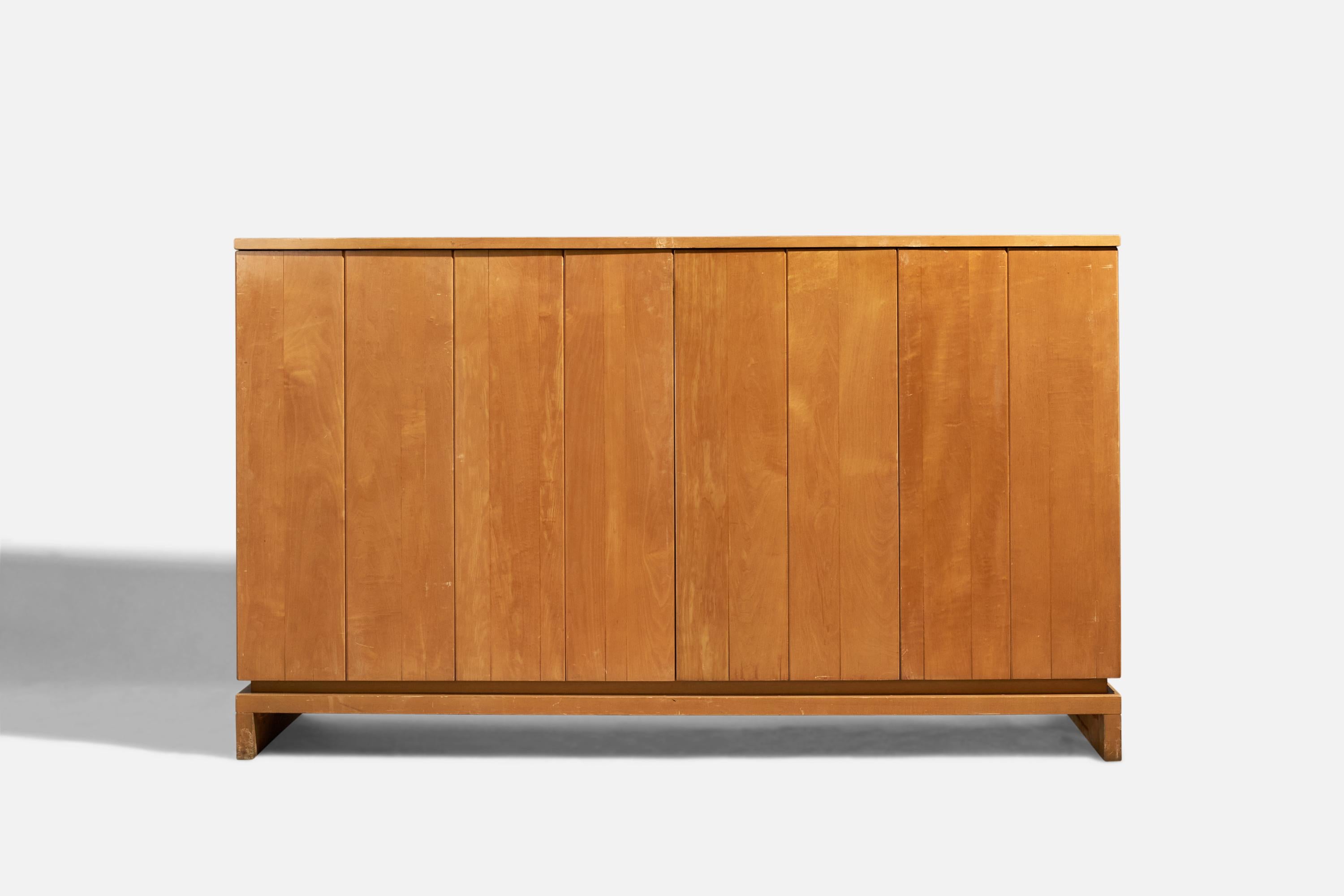 A solid maple cabinet designed by Van Keppel Green and produced by Brown Saltman, USA, 1950s. 