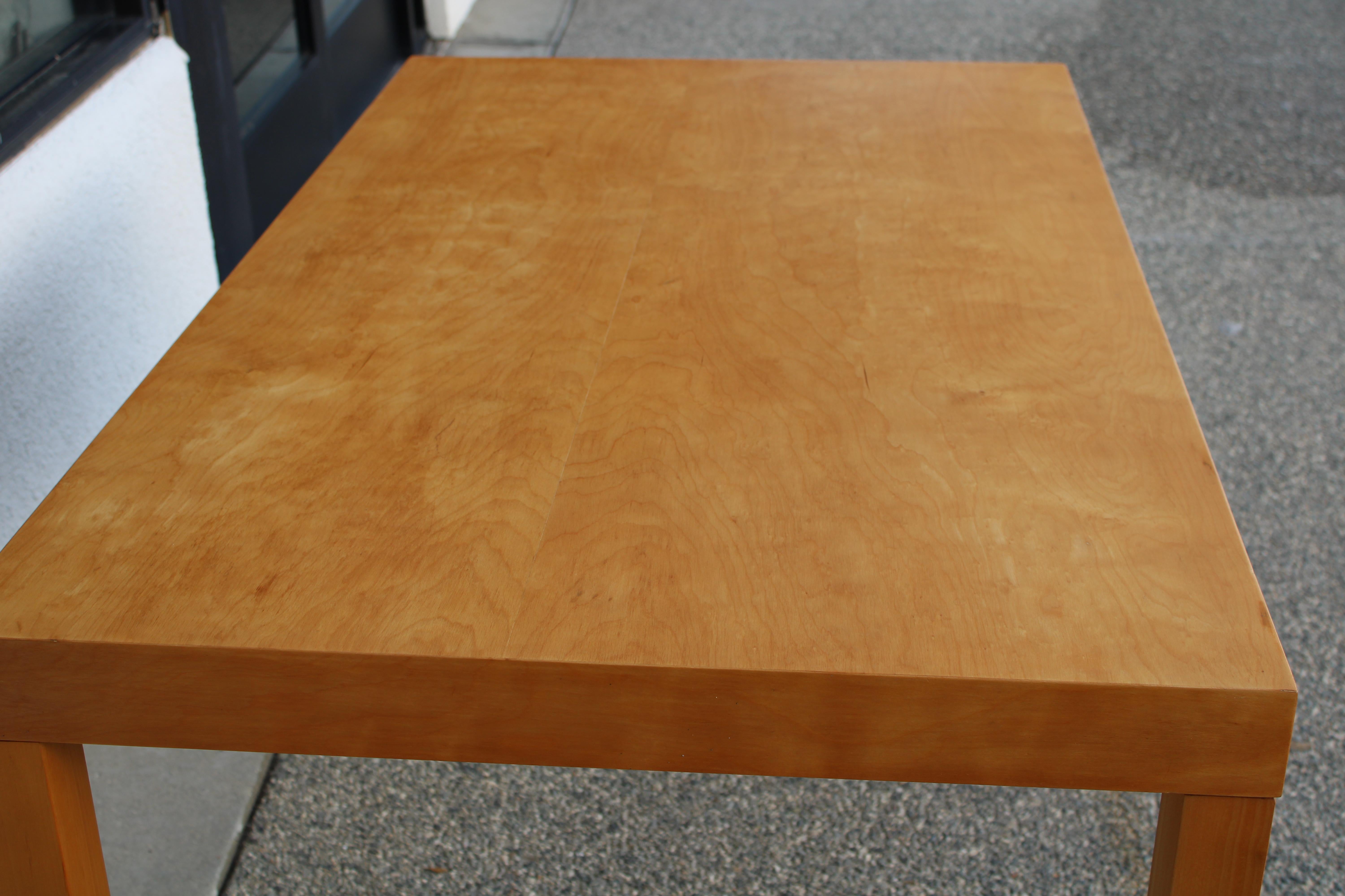 Van Keppel & Green Dining Table In Good Condition For Sale In Palm Springs, CA