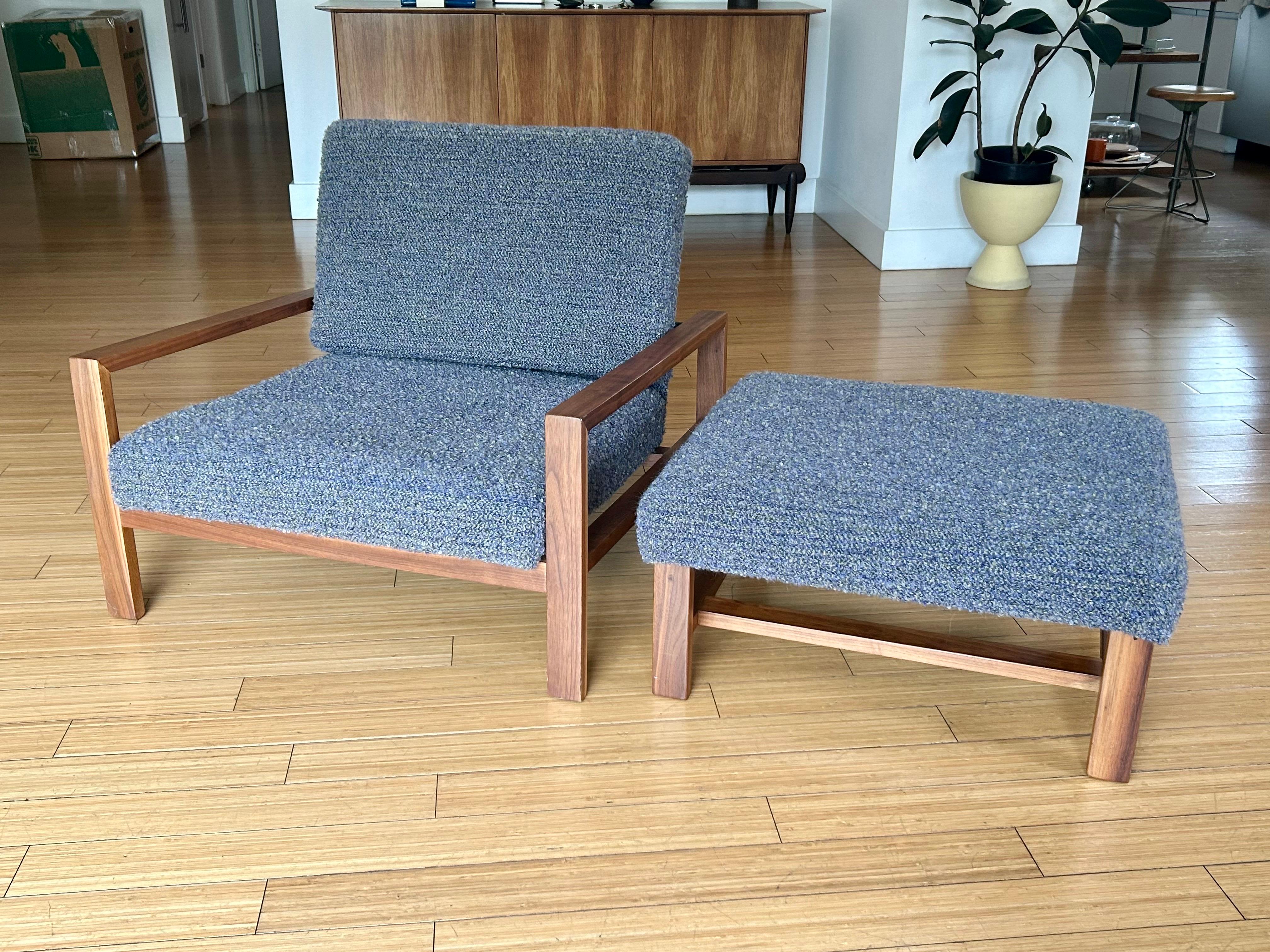  Lounge Chair + Ottoman Van Keppel Green   In Good Condition For Sale In Los Angeles, CA
