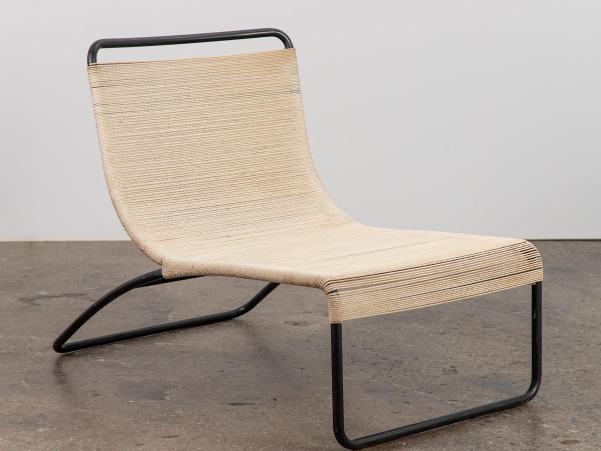 Modernist chaise lounge chair, designed by Hendrik Van Keppel and Taylor Green for their eponymous firm Van Keppel-Green. Low slung design consisting of a sturdy metal frame and natural cotton cord. Often seen poolside on the sets of cinema and