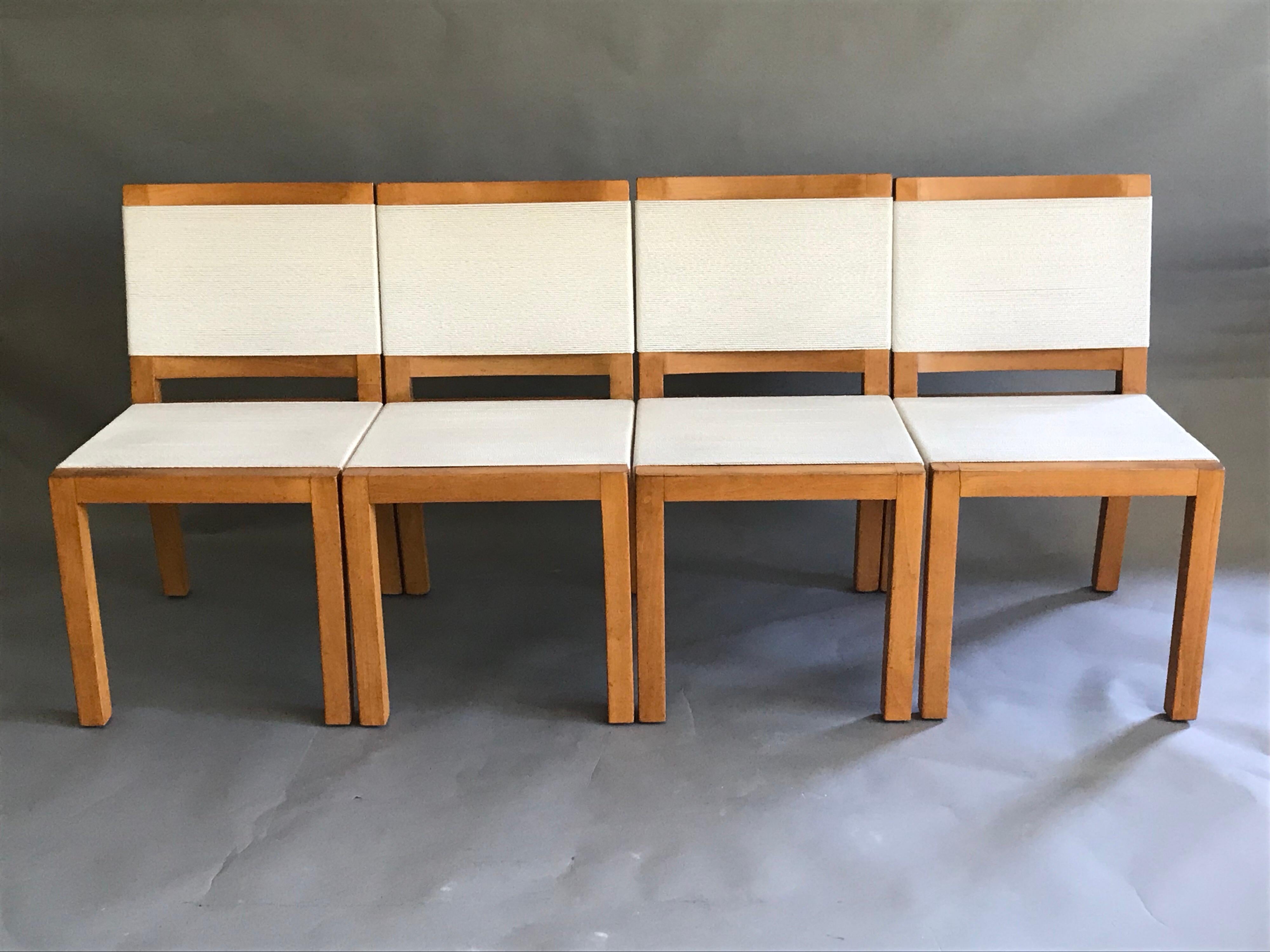 A nice set of early California modern architectural designs.
They were ahead of their time 60 years ago, and are still current today.
These were designed and sold out of the Van Keppel-Green show-room in Beverly Hills.
They are made of birch wood,
