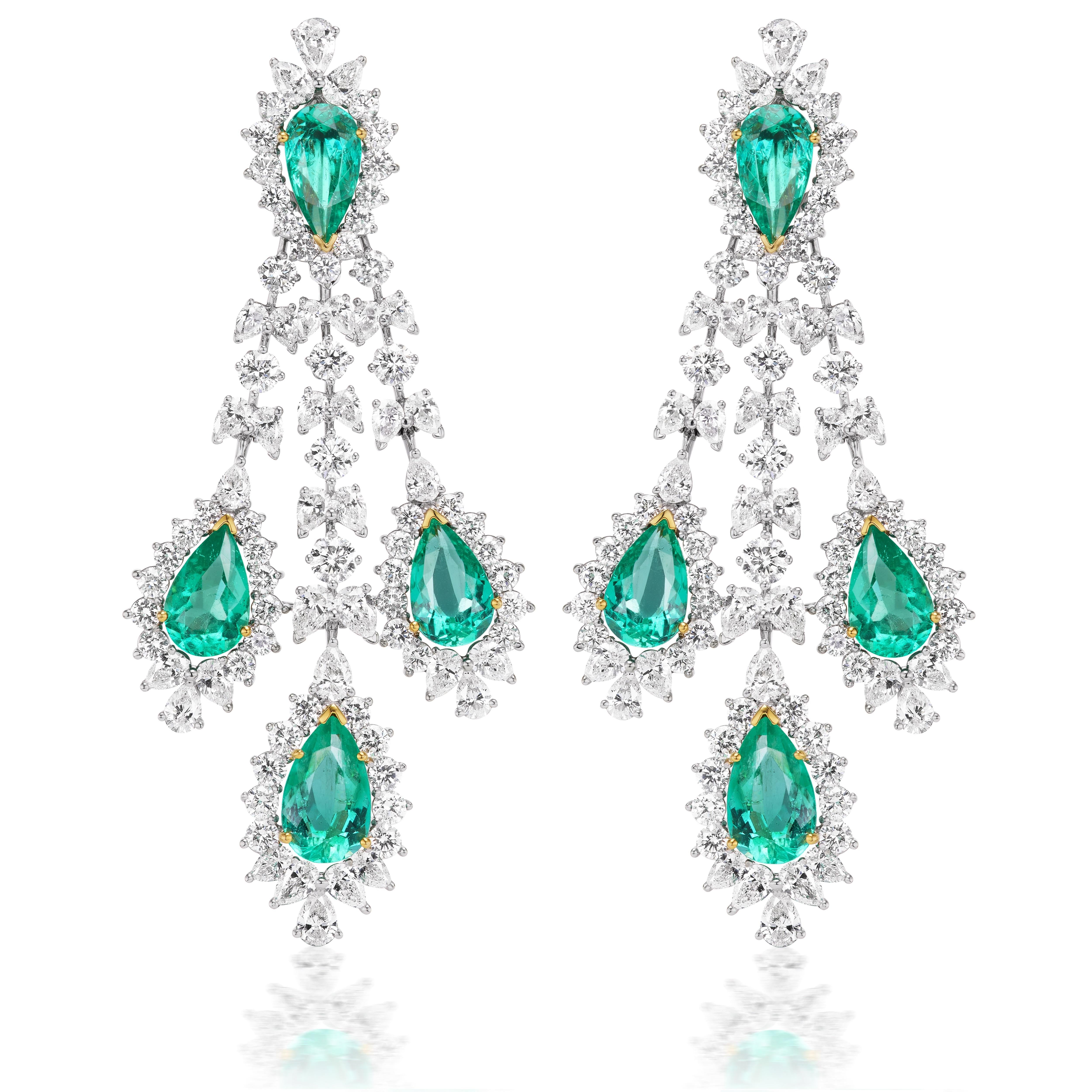 Van Necklace & Earrings Suite (220.66 ct Colombian Emeralds & Diamonds) in 18K In New Condition For Sale In New York, NY