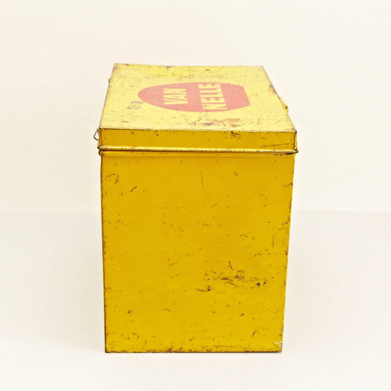Van Nelle Yellow Metal Tea Box by Jacques Jongert, circa 1930 For Sale