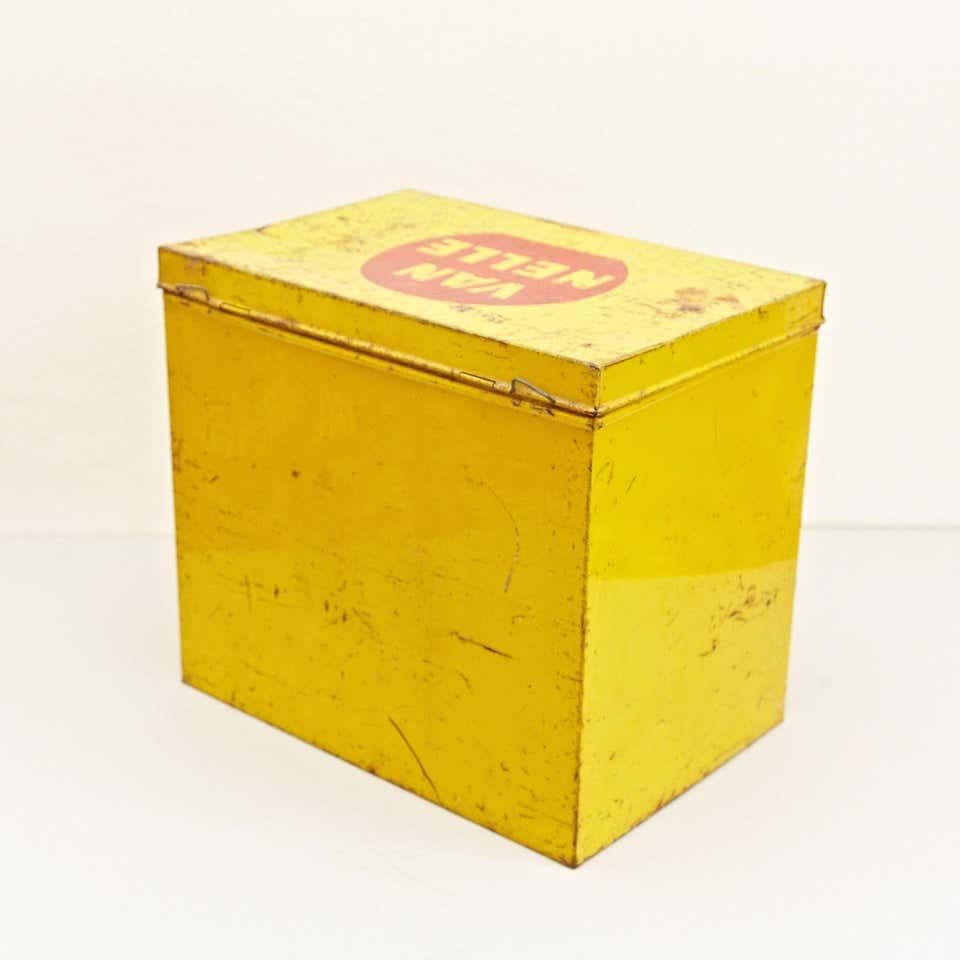 Dutch Van Nelle Yellow Metal Tea Box by Jacques Jongert, circa 1930 For Sale