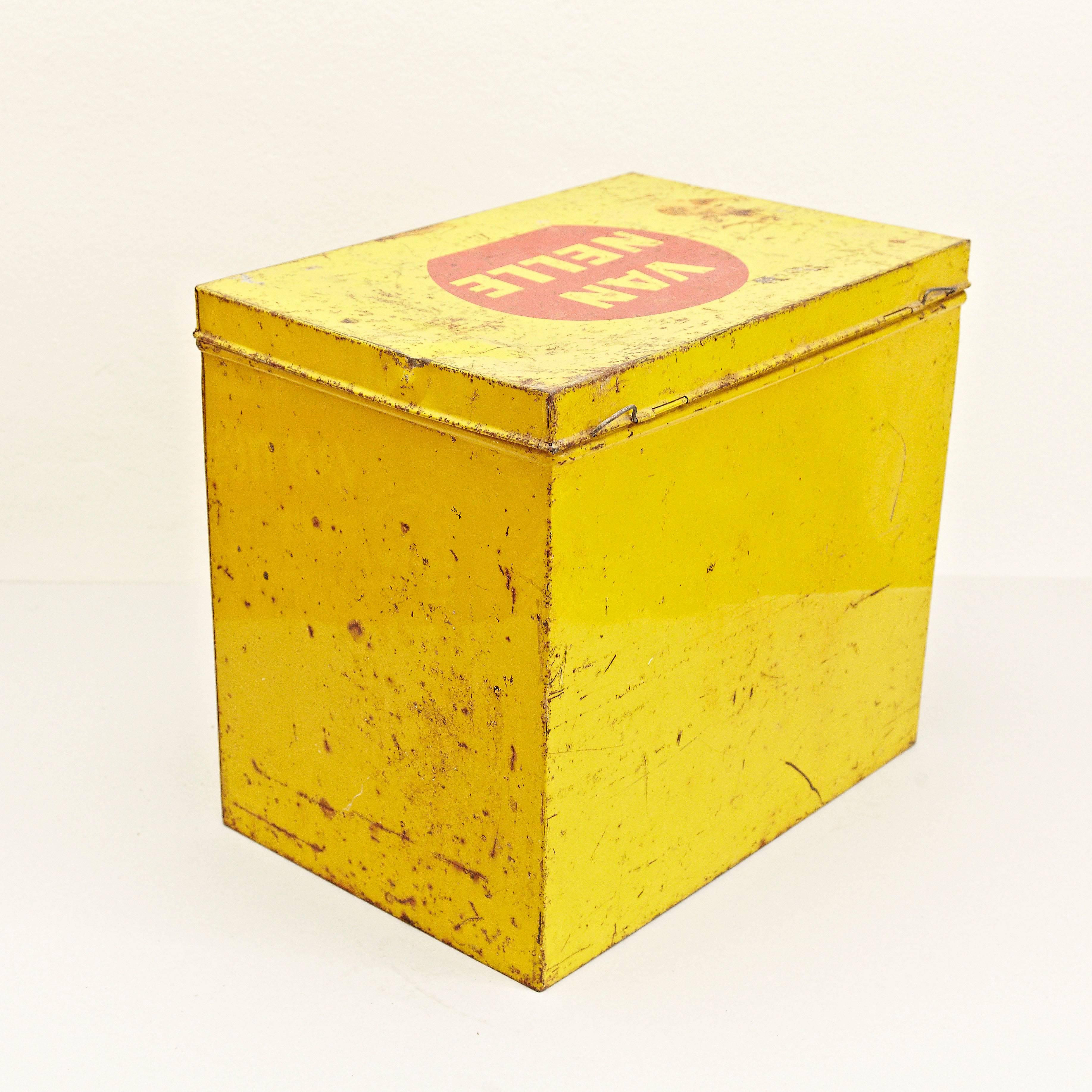 Van Nelle Yellow Metal Tea Box by Jacques Jongert, circa 1930 In Good Condition In Barcelona, Barcelona