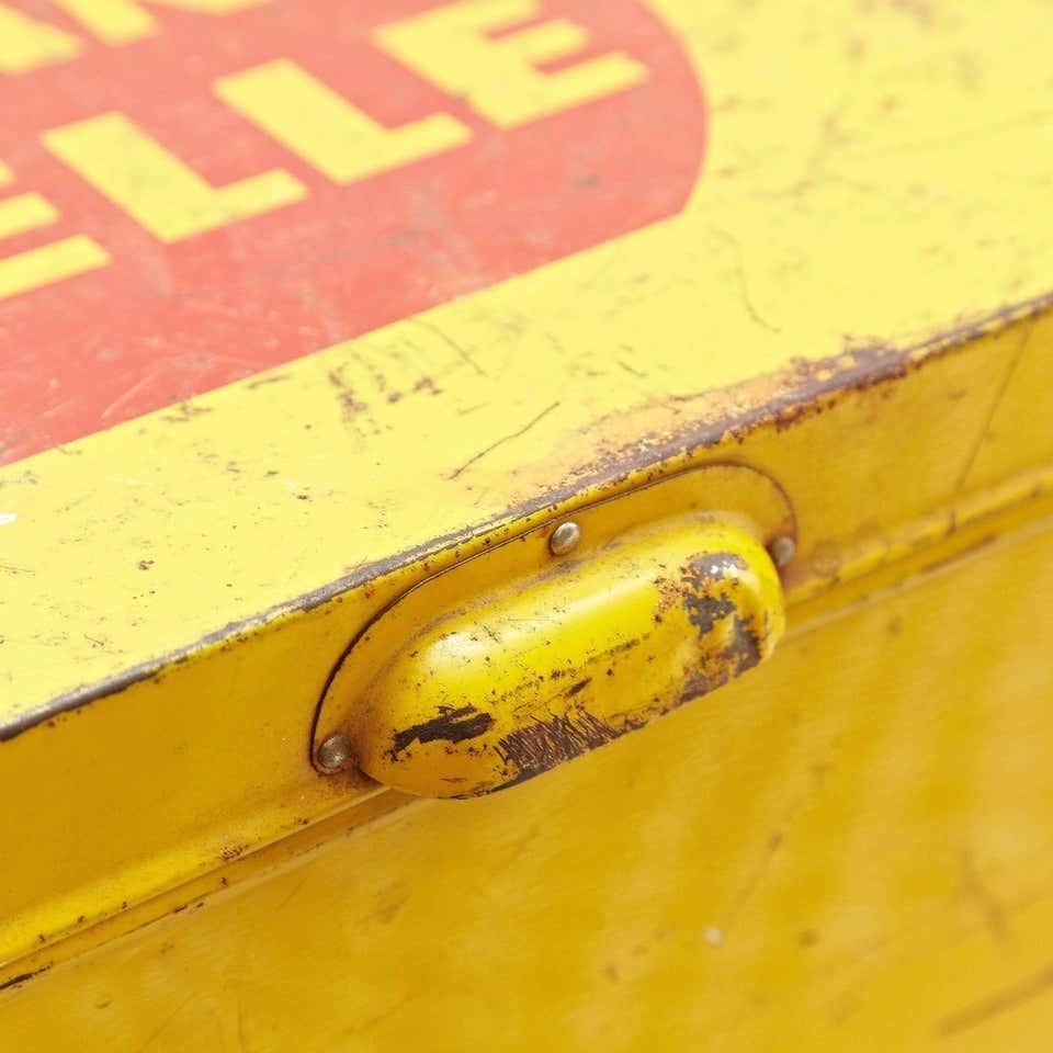Mid-20th Century Van Nelle Yellow Metal Tea Box by Jacques Jongert, circa 1930 For Sale
