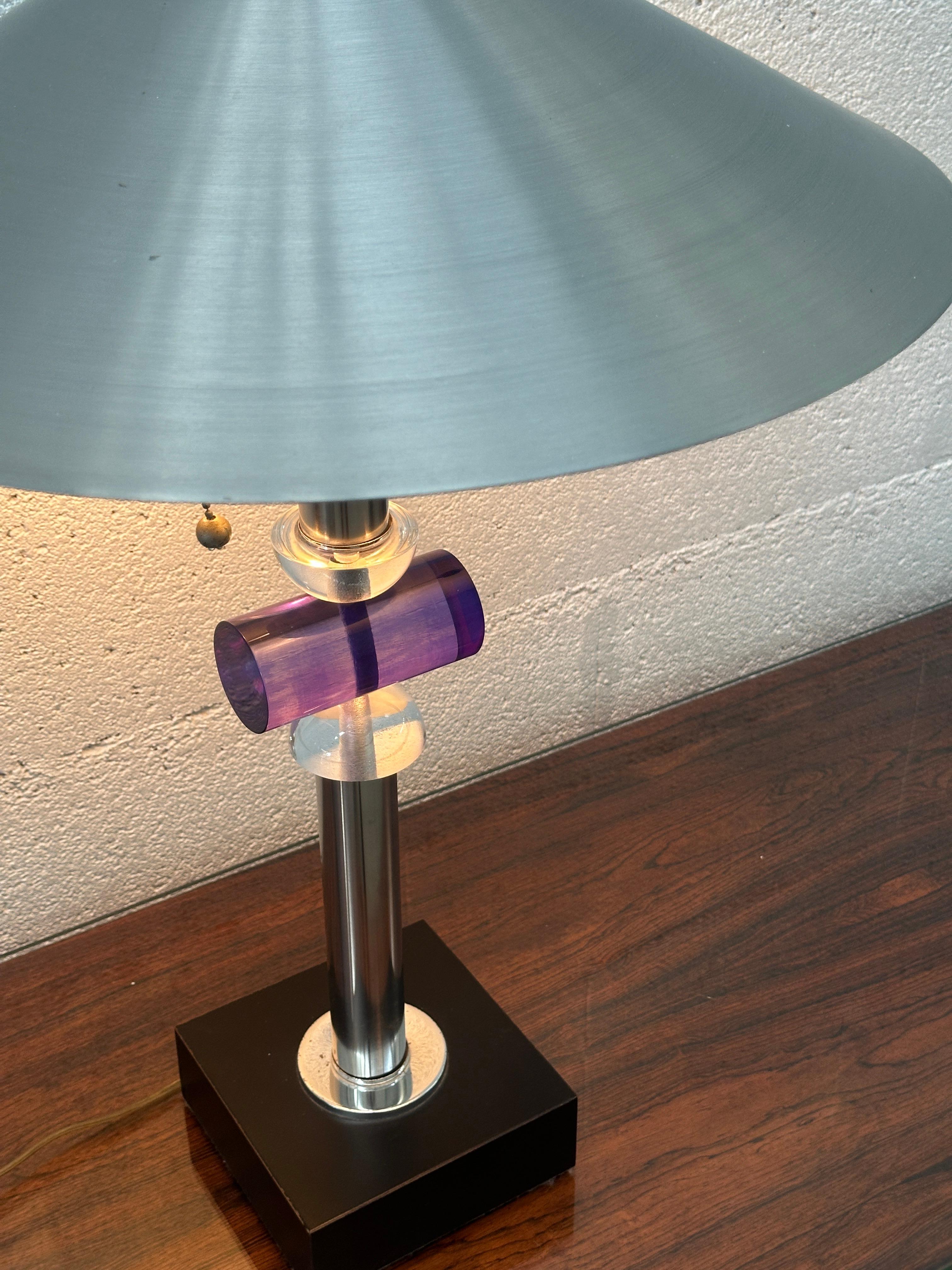 Van Teal 1970, dieser geometrische Stil aus klarem und blauem Lucite, hergestellt in Amerika. im Angebot 5