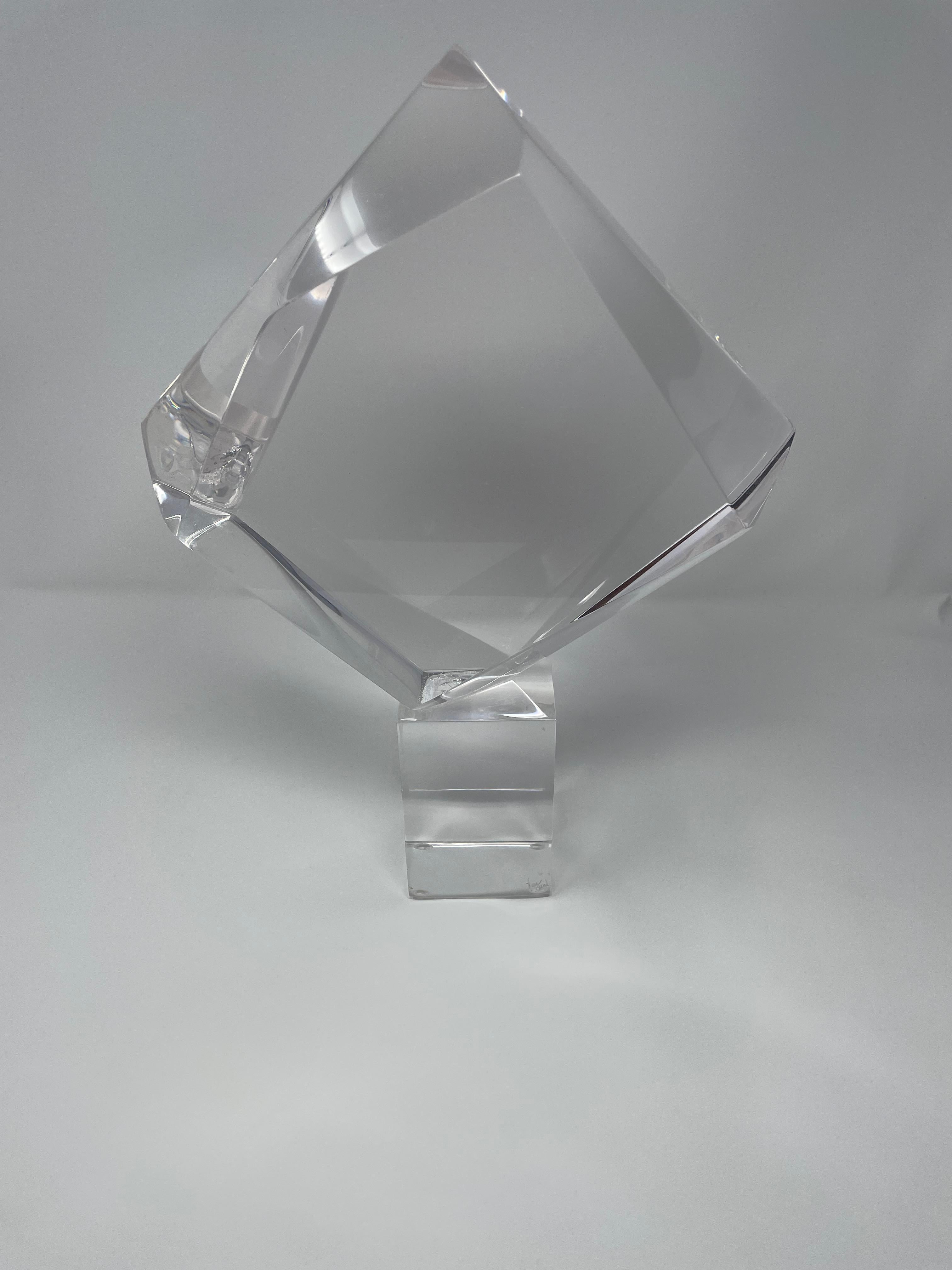 Mid-Century Modern Sculpture Van Teal Lucite en vente