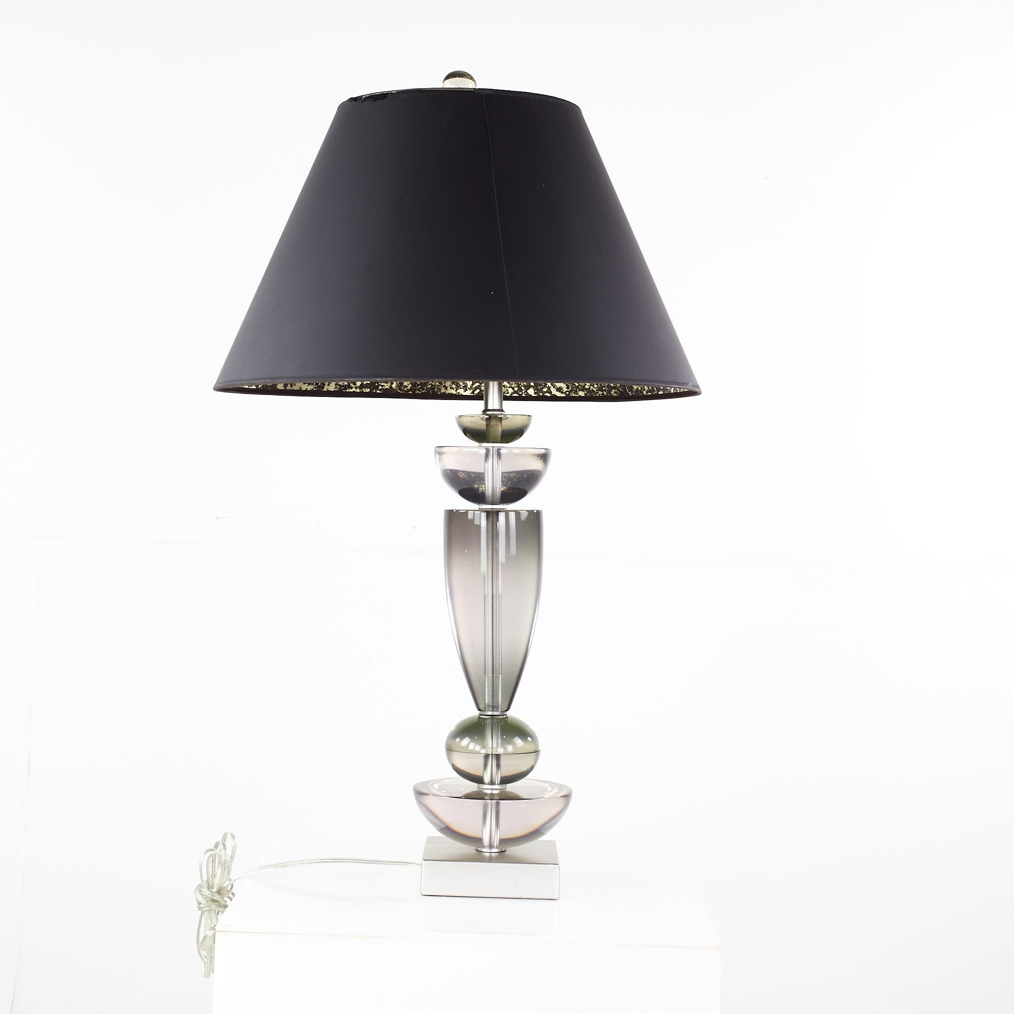Métal Van Teal - Lampe de table en lucite du milieu du siècle dernier en vente