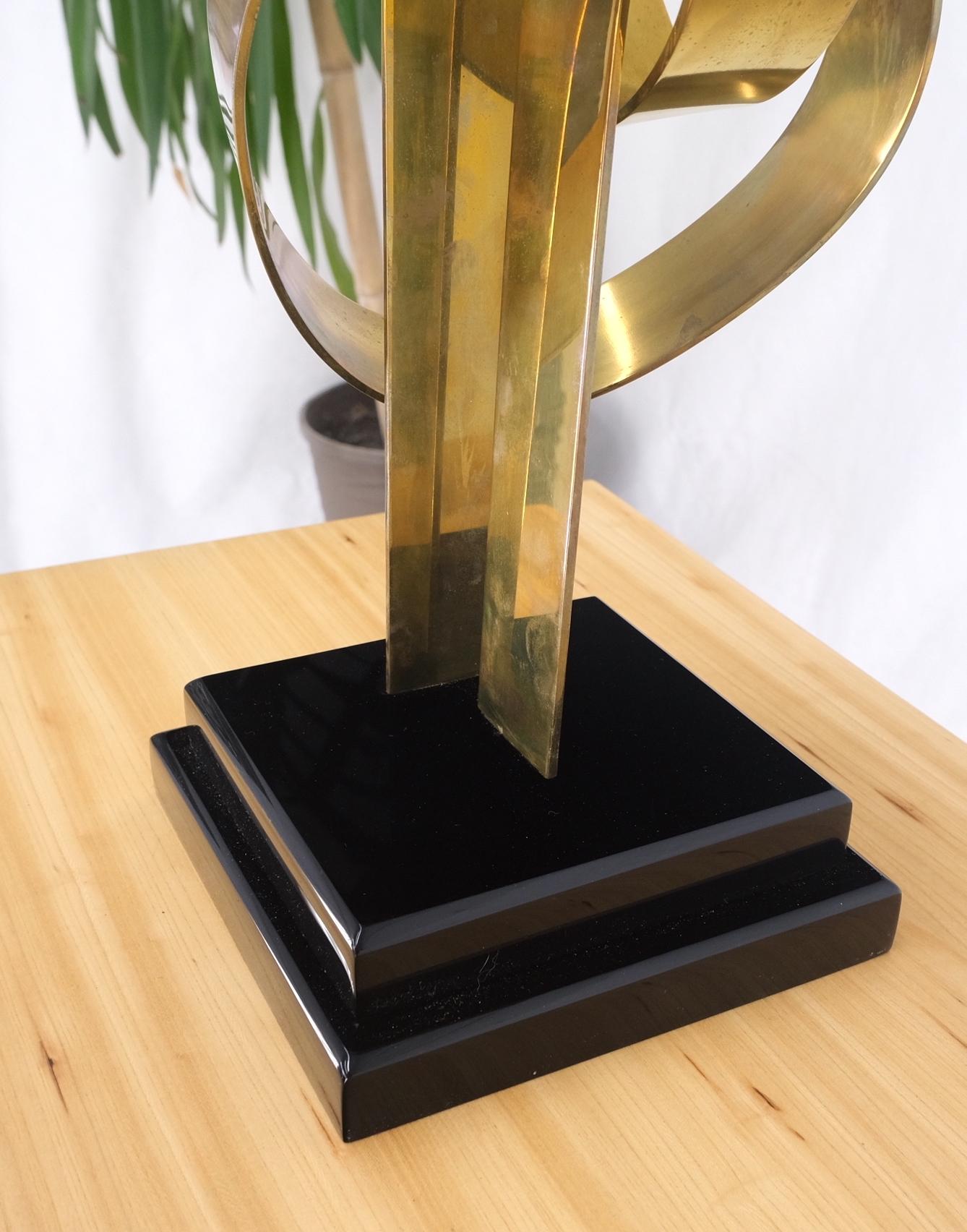 Van Teal Mid-Century Modern Brass Ribbon Abstract Sculpture on Black Square Base For Sale 8