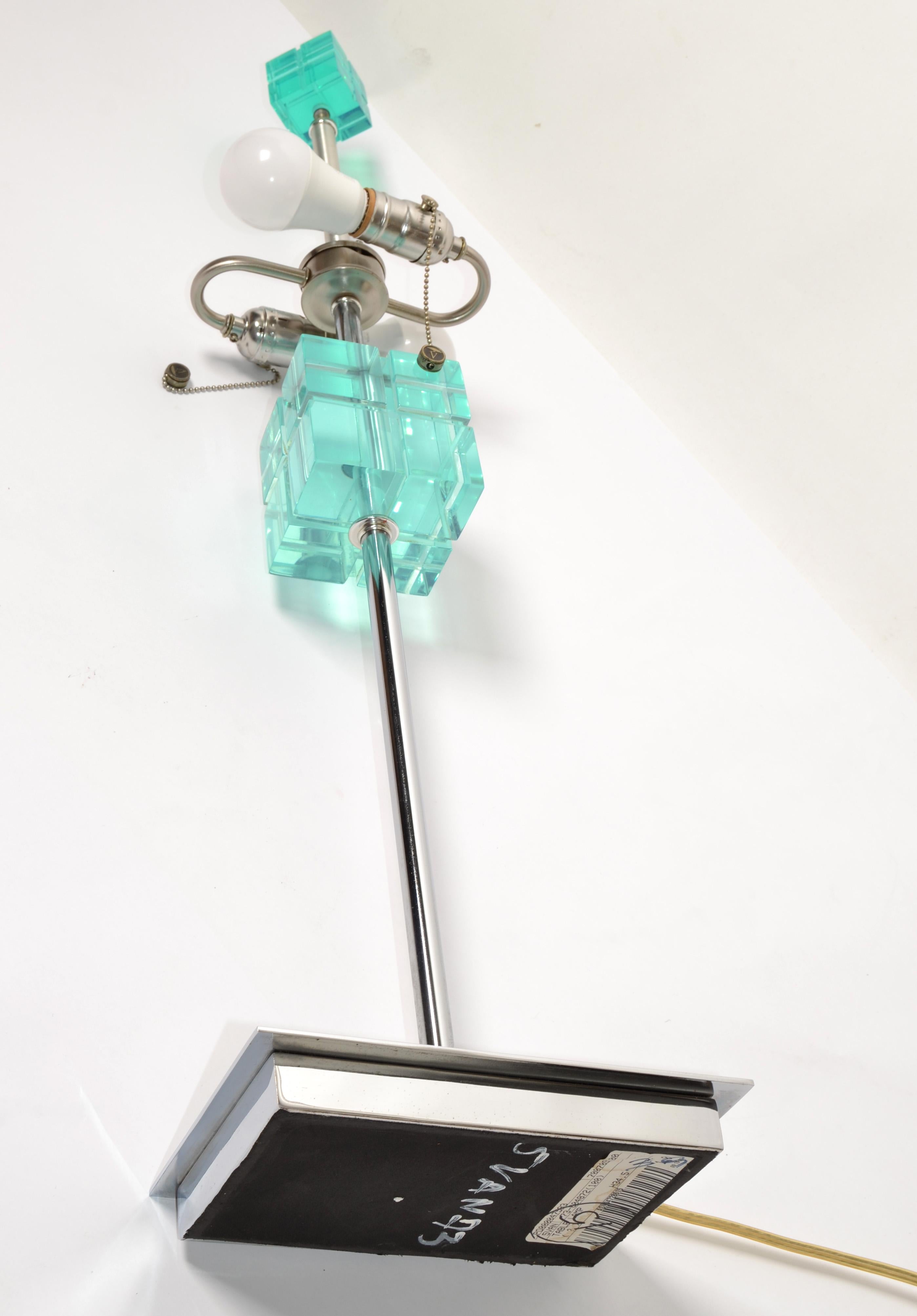 Van Teal Mid-Century Modern Smaragdgrüne Lucite Chrom-Tischlampe mit beigefarbenem Schirm im Angebot 4