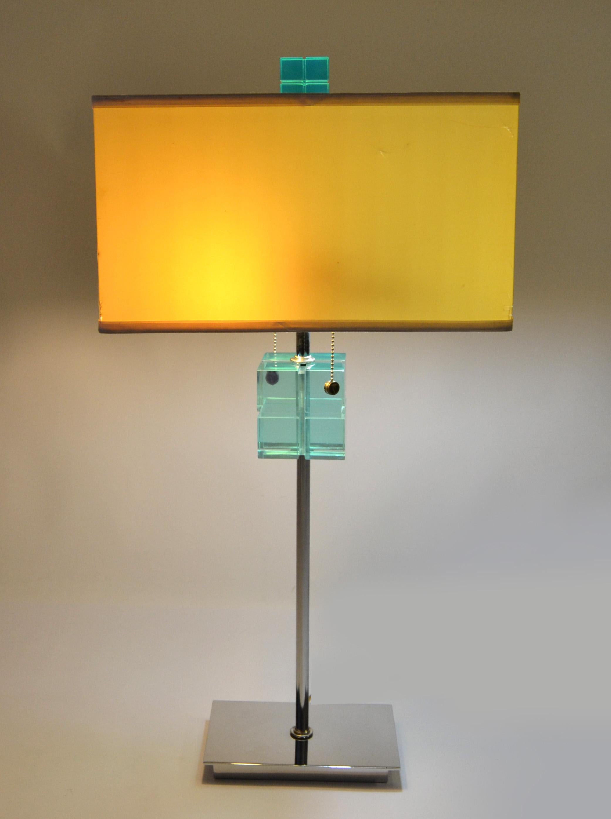 American Van Teal Mid-Century Modern Emerald Green Lucite Chrome Table Lamp Beige Shade For Sale