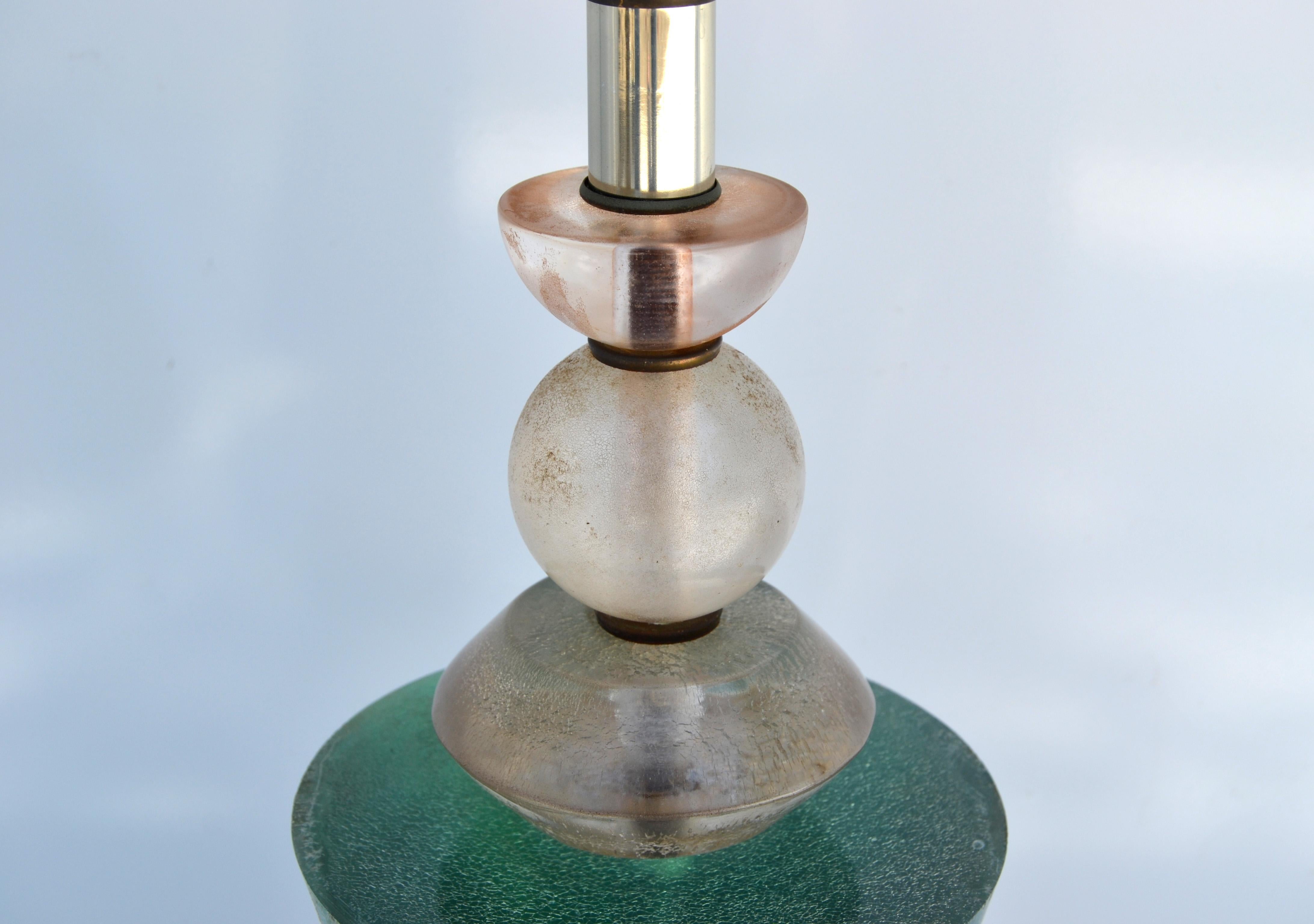 Van Teal Mid-Century Modern Grün, Schwarz & Gold Lucite Tischlampe plissiert Schirm im Angebot 2