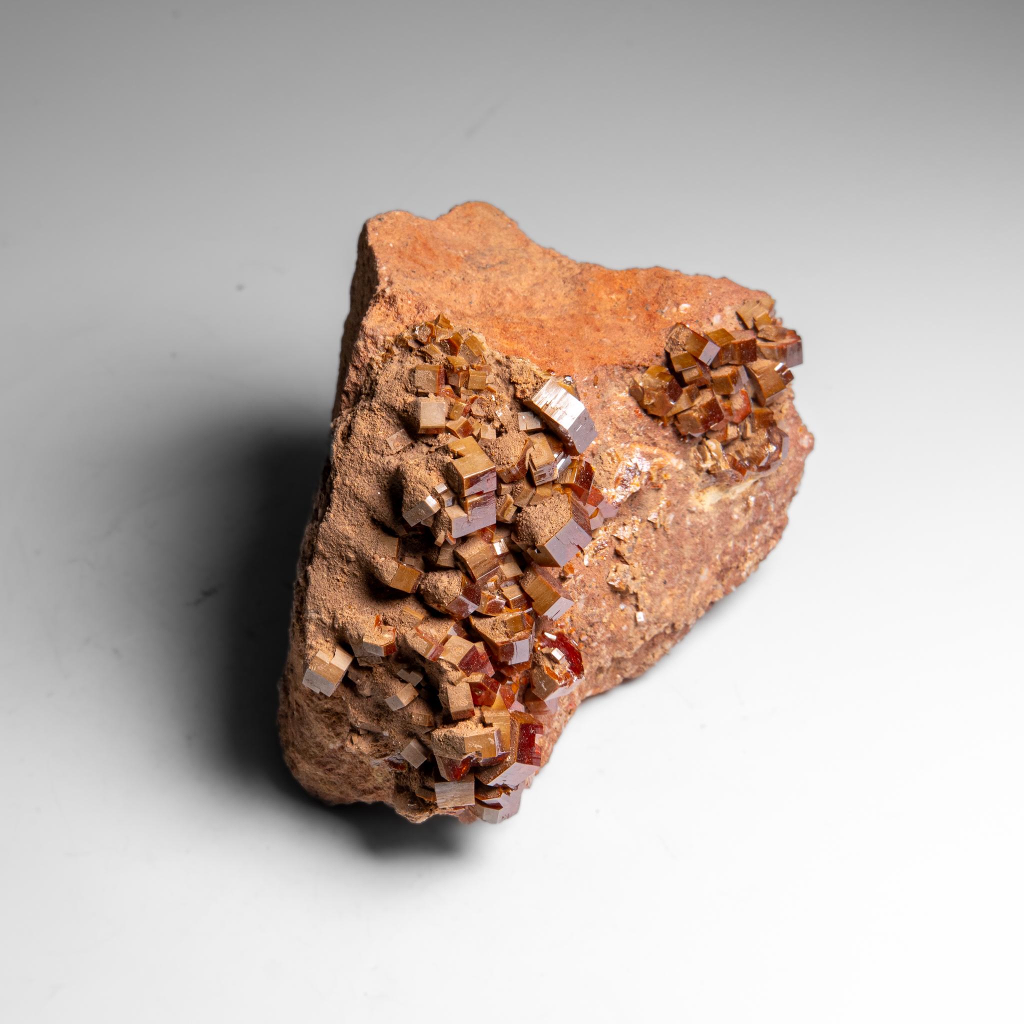 Marocchino Vanadinite Crystal Cluster on Matrix - From Mibladen, Atlas Mountains, Morocco in vendita