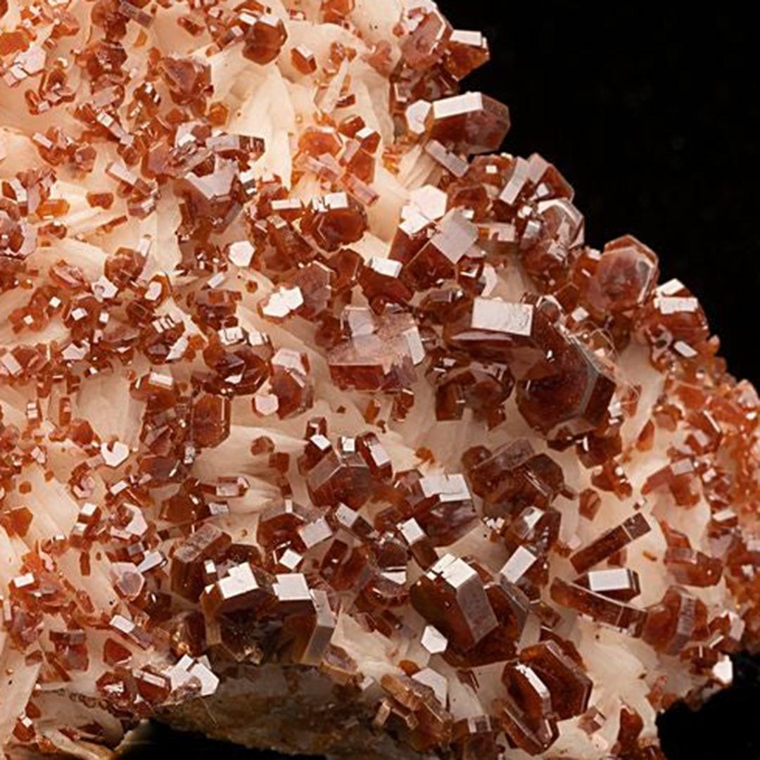 XXI secolo e contemporaneo Vanadinite on Barite From Morocco in vendita