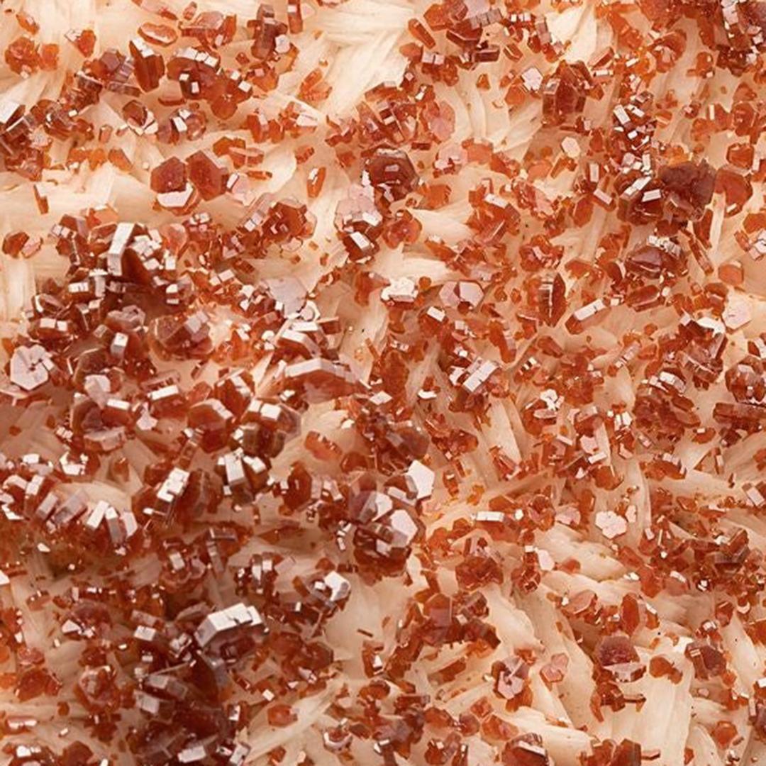 Vanadinite on Barite From Morocco in vendita 2