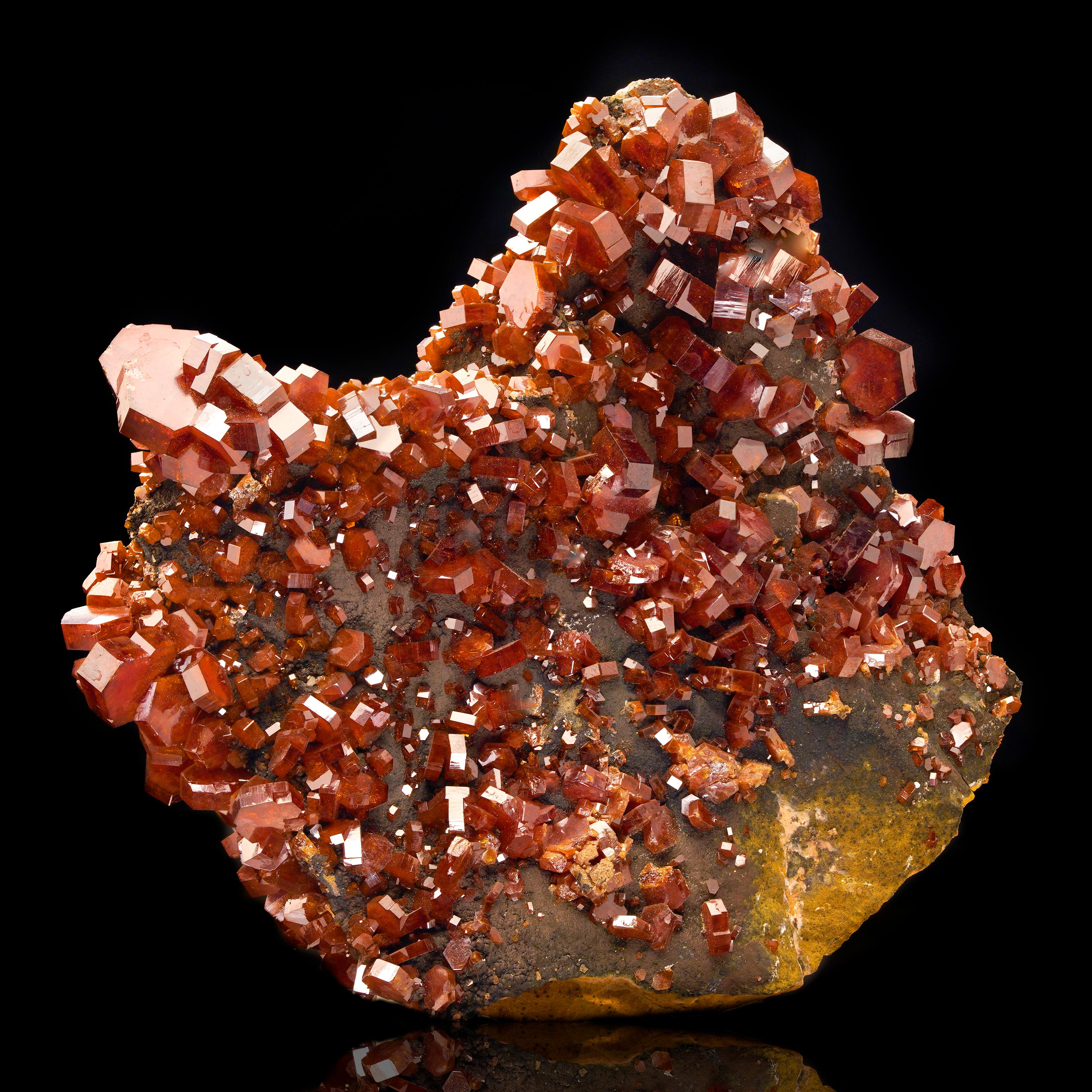 Moroccan Vanadinite on Hollandite For Sale