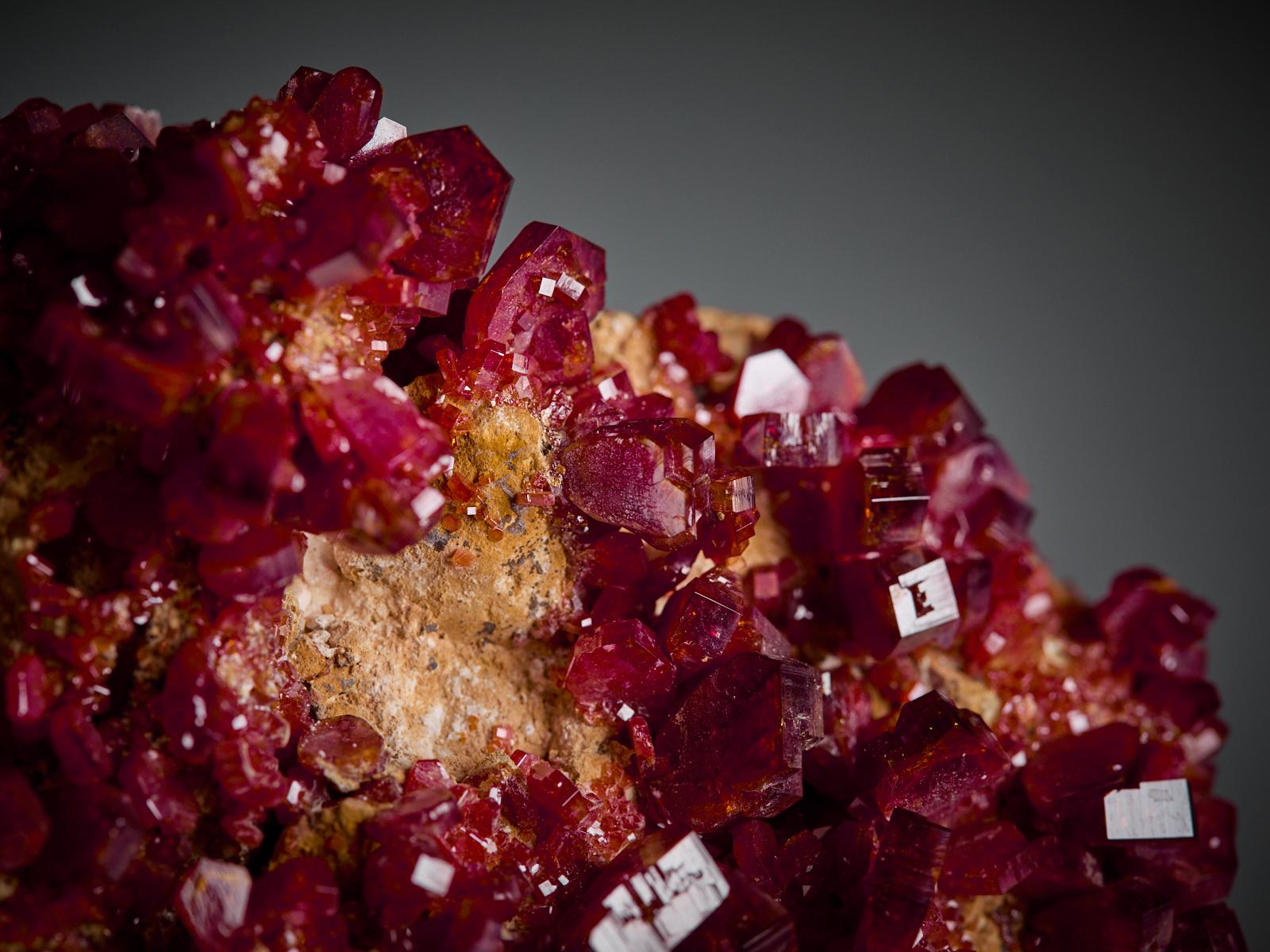 Vanadinite on Matrix im Angebot 5
