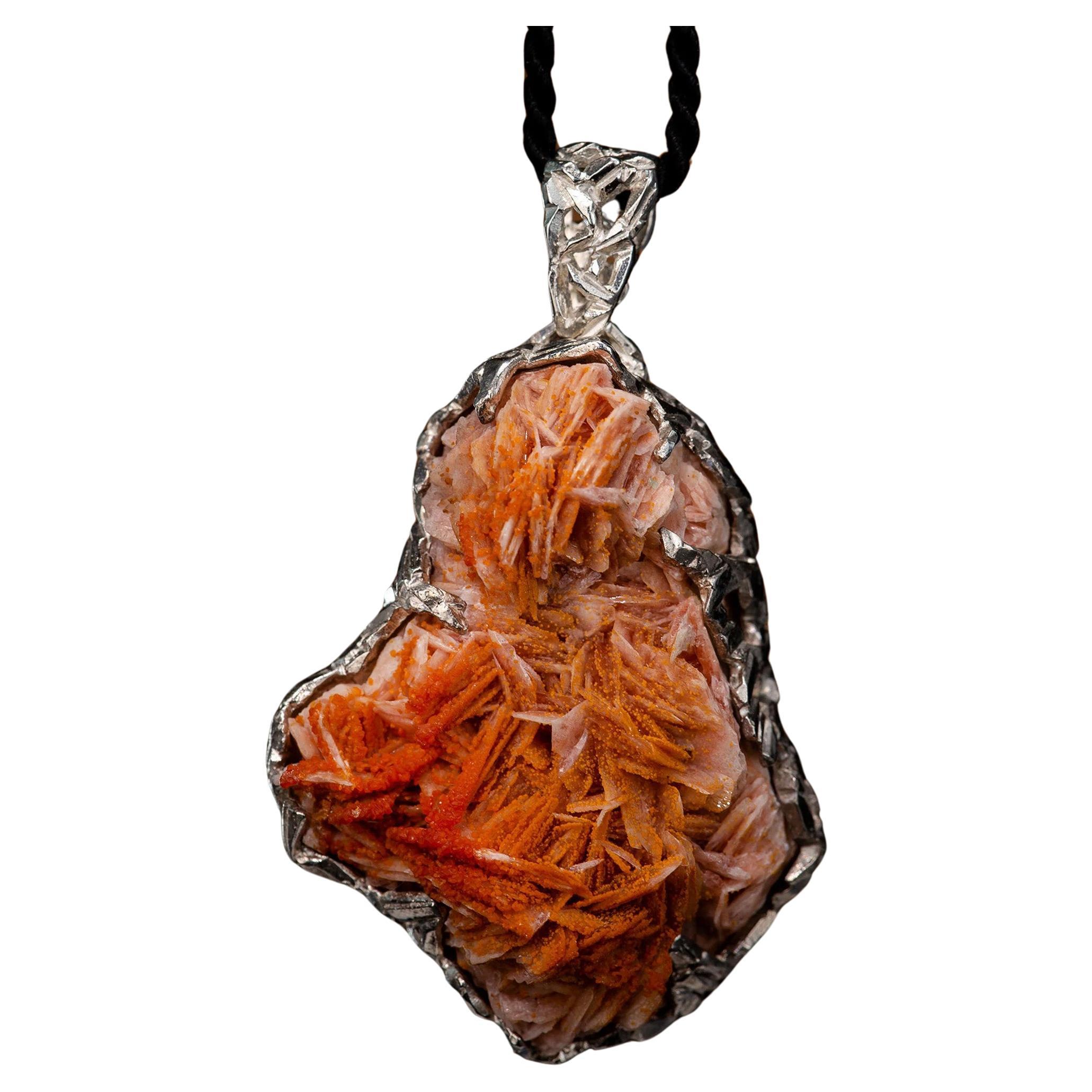 Vanadinite Silver Pendant Crystal Natural Red Crystal Statement Jewelry gift in vendita