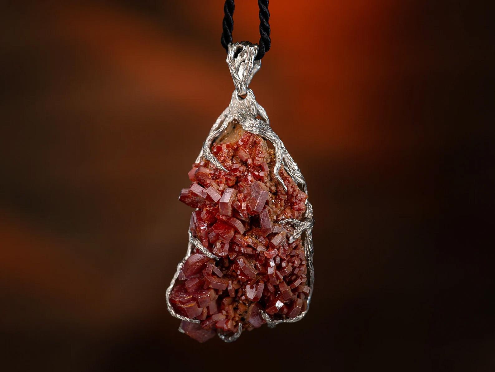 Silver pendant with natural Vanadinite 
gemstone origin - Morocco
gem size is 0.59 х 0.98 х 1.57 in / 15 х 25 х 40 mm
stone weight - 125.50 carats
pendant weight - 29.4 grams
pendant lenght  - 2.09 in / 53 mm