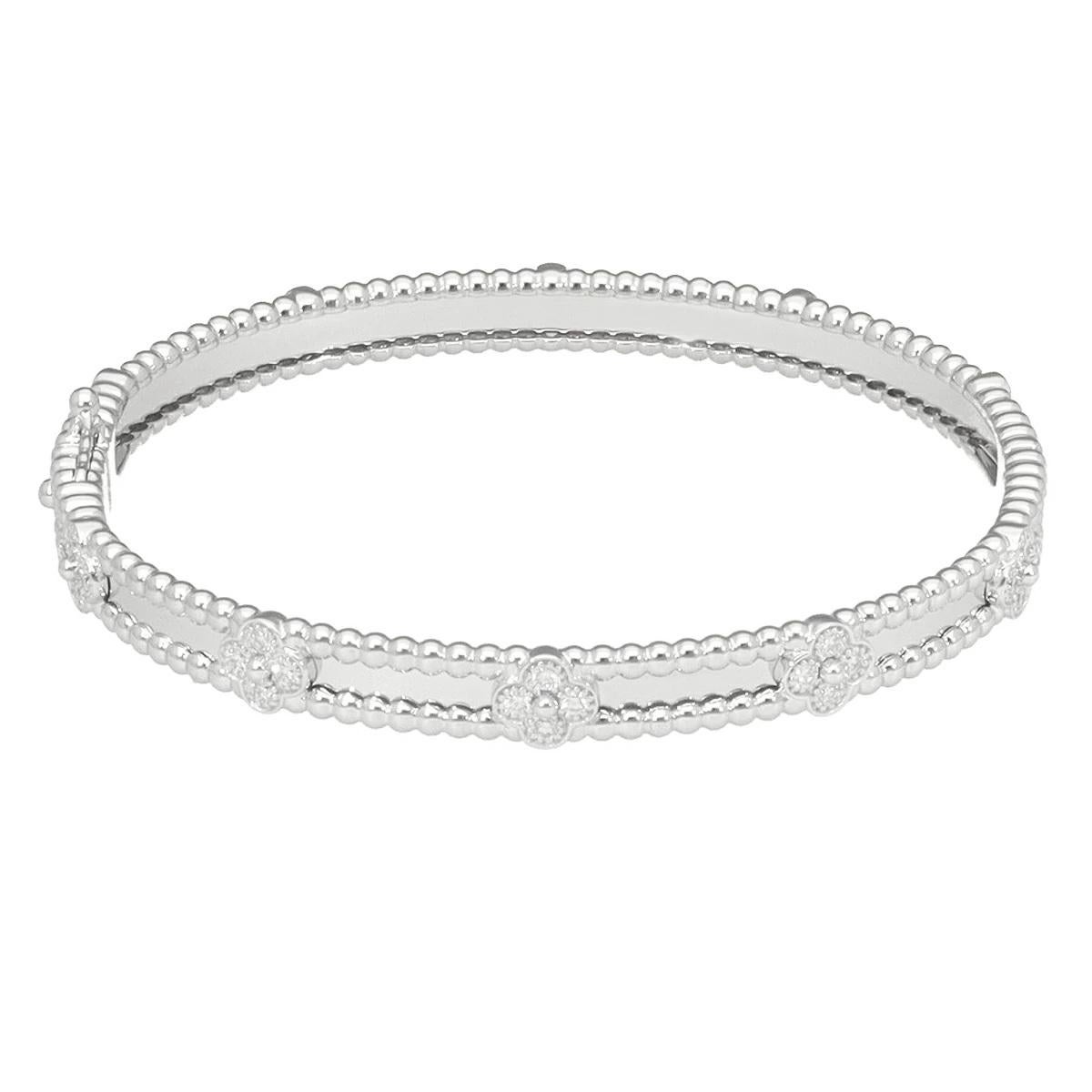 VanCleef & Arpels Perlée Sweet Clovers Bracelet SM Diamond 0.68ct 18K White Gold Corte redondo en venta