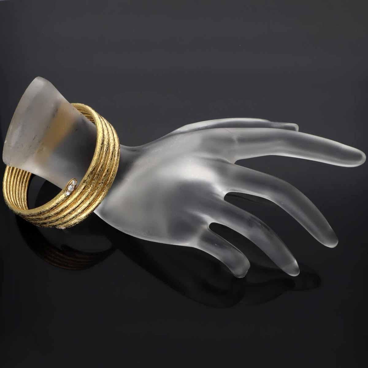 VanCleef&Arpels Bracelet jonc vintage en or jaune 18 carats avec diamants, 19 cm en vente 3