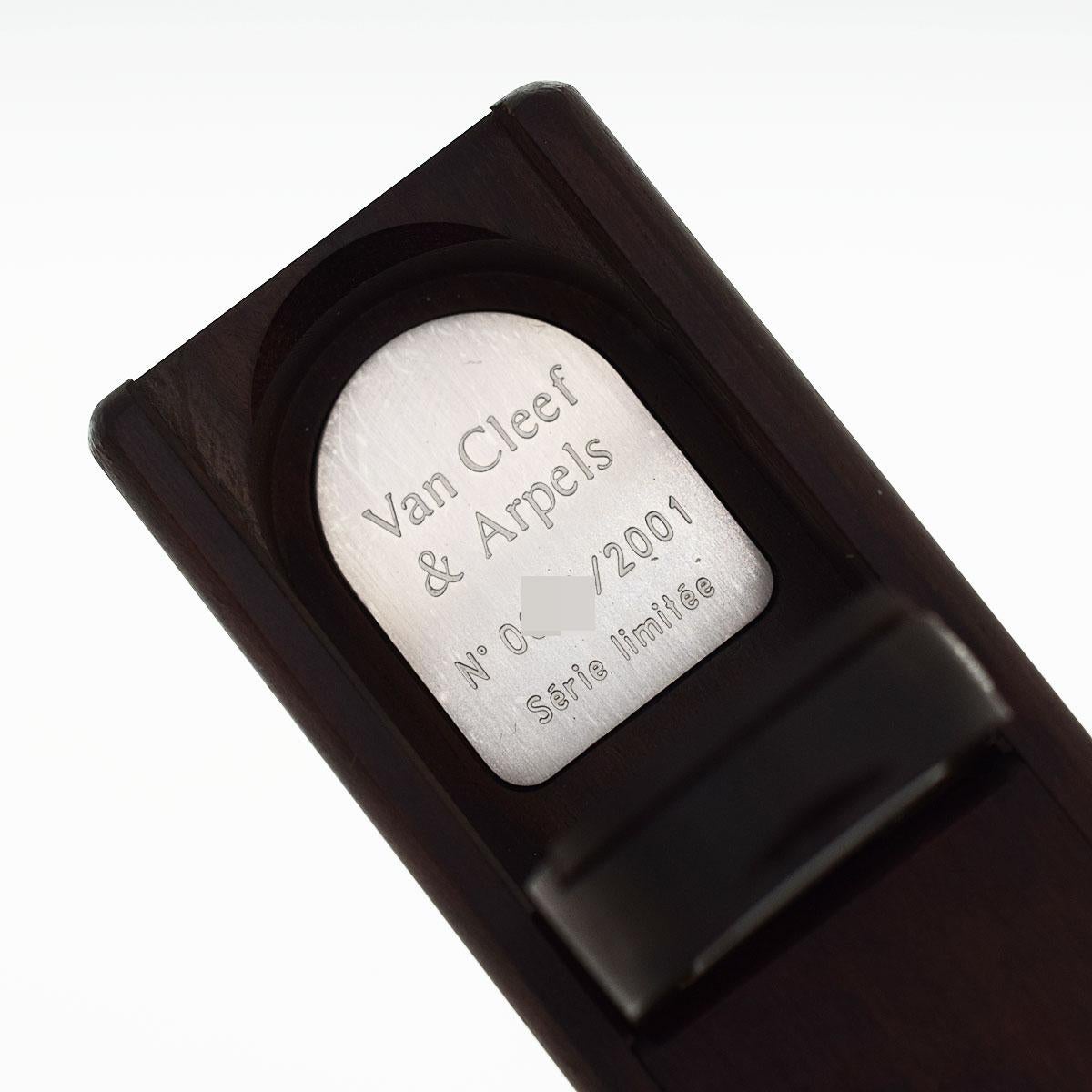 Van Cleef &Arpels Domino-Uhr, schwarzes Muschelholz, Edelstahl, limitiert auf 2001 für Damen oder Herren im Angebot