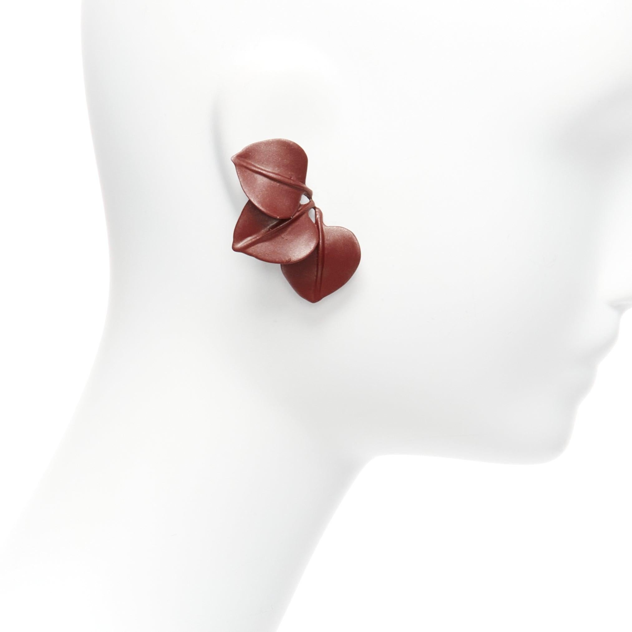 Women's VANDA JACINTHO brown metal molded leaves clip on earring Pair For Sale