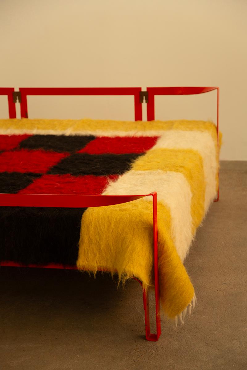Vanessa Bed 4