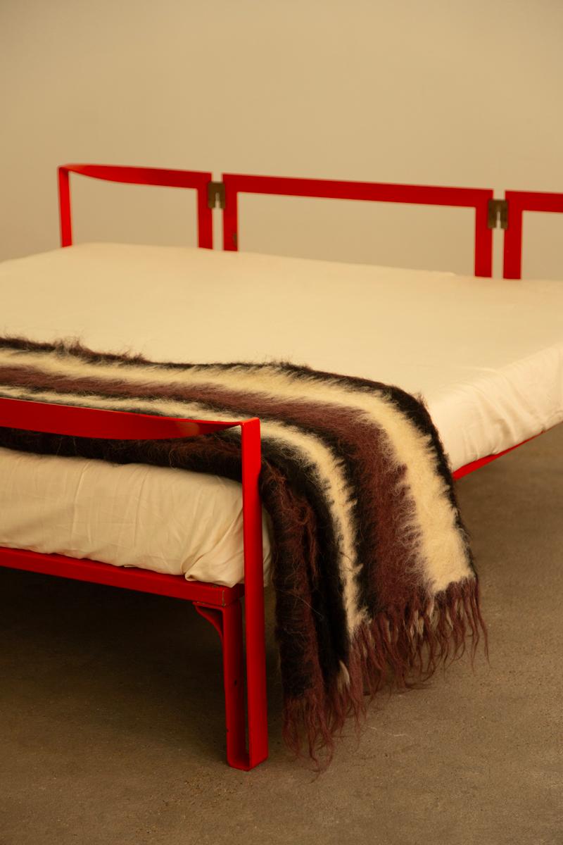 Vanessa Bed 5