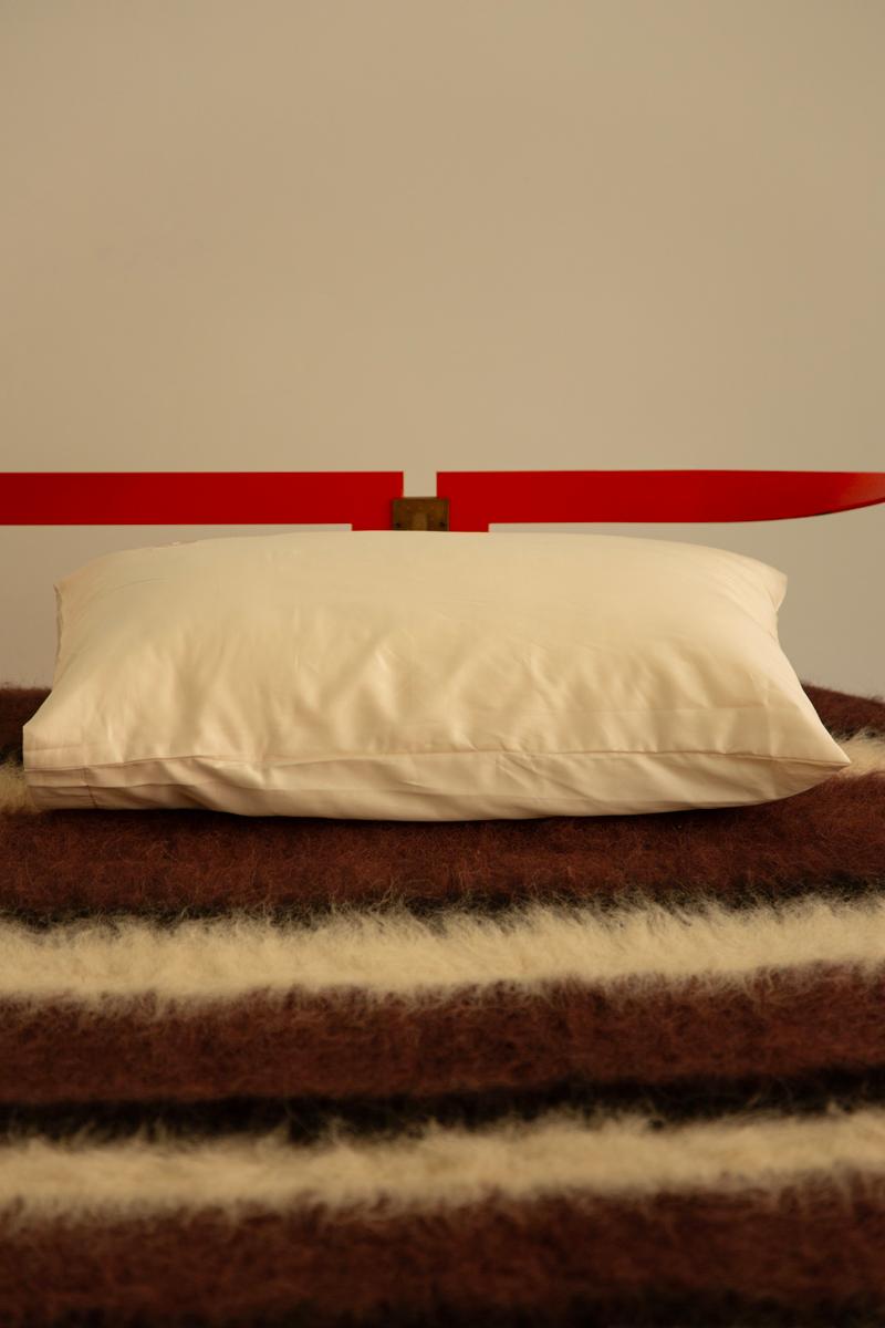 Vanessa Bed 7