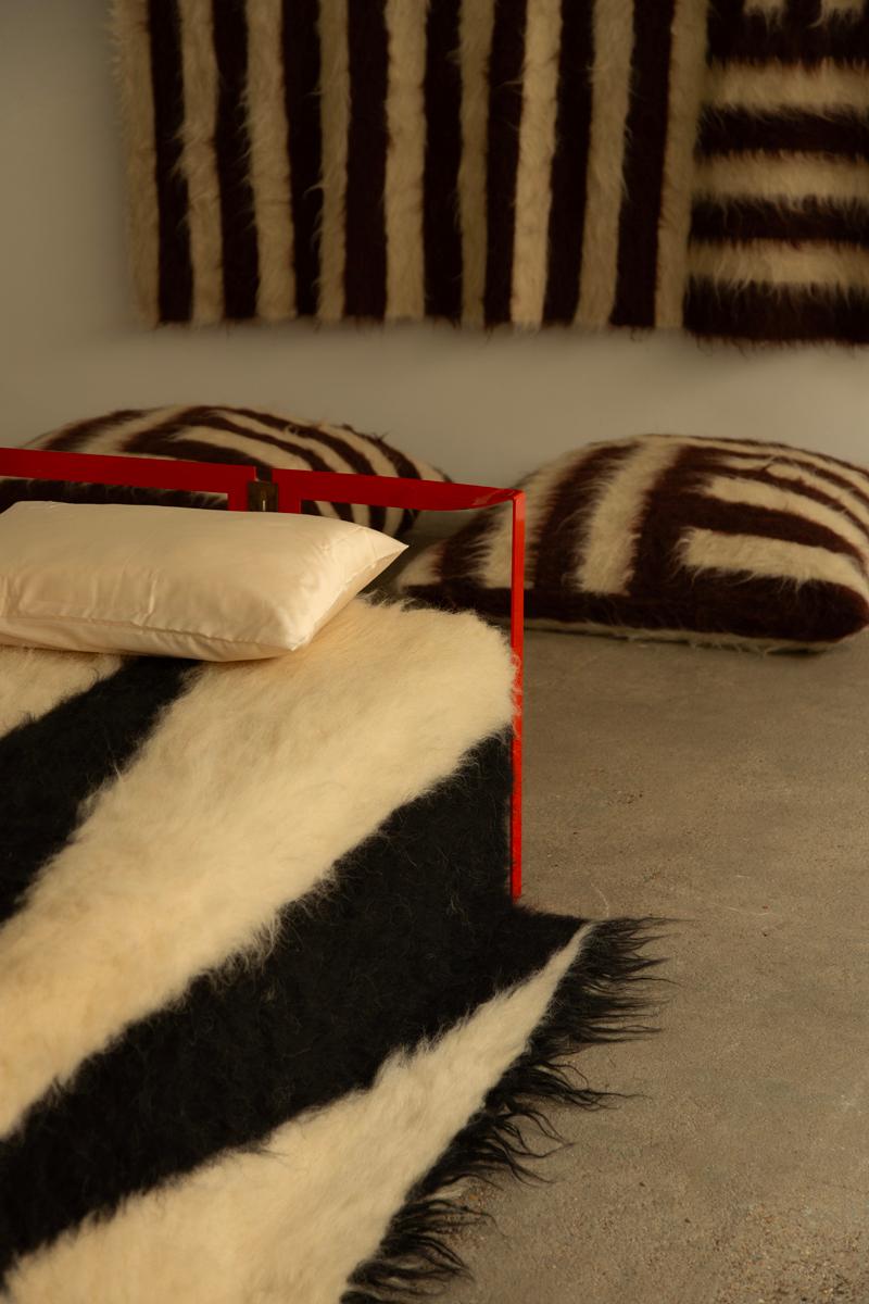 Vanessa Bed 11