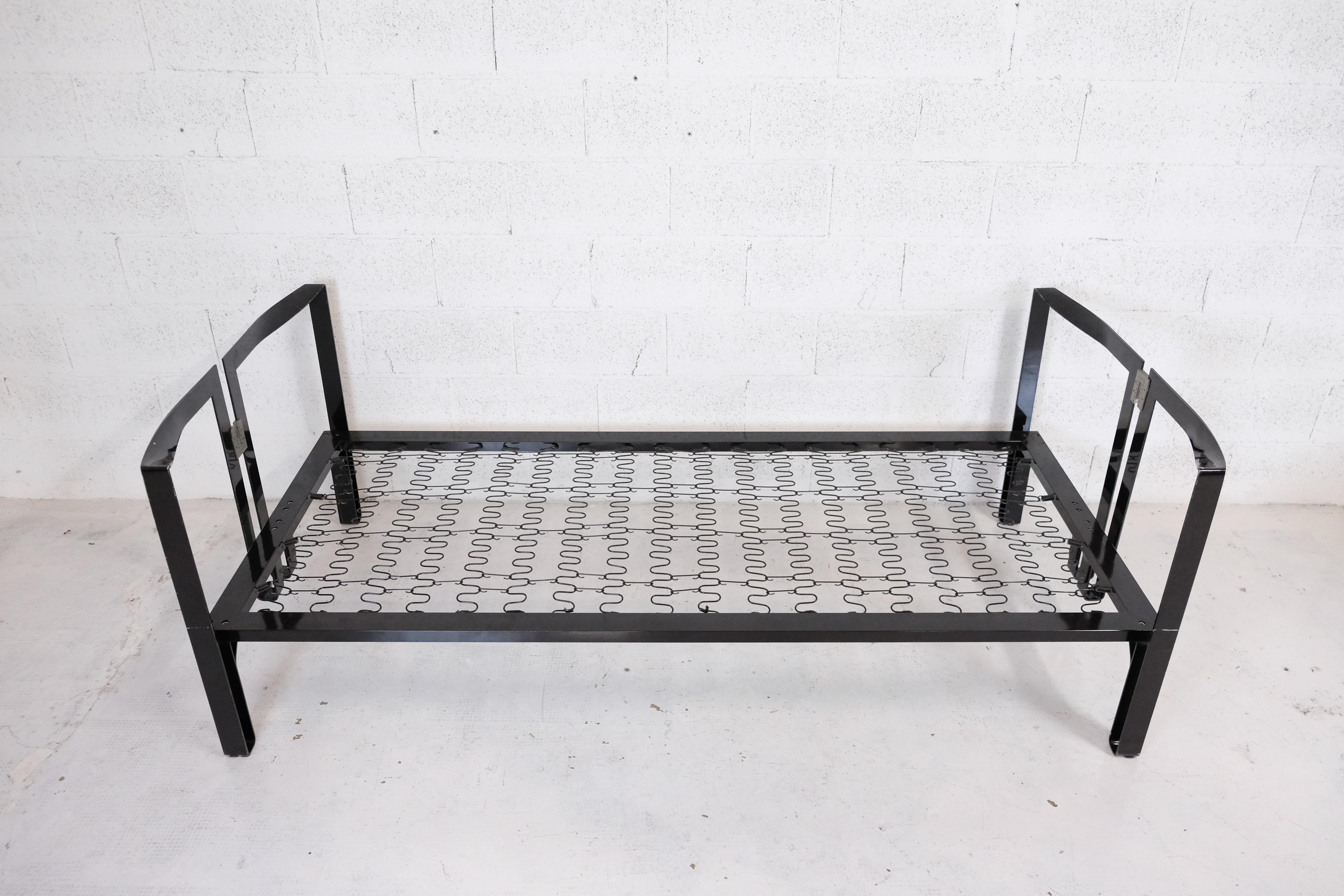 Mid-Century Modern Vanessa metal bed by Tobia Scarpa for Gavina 70s