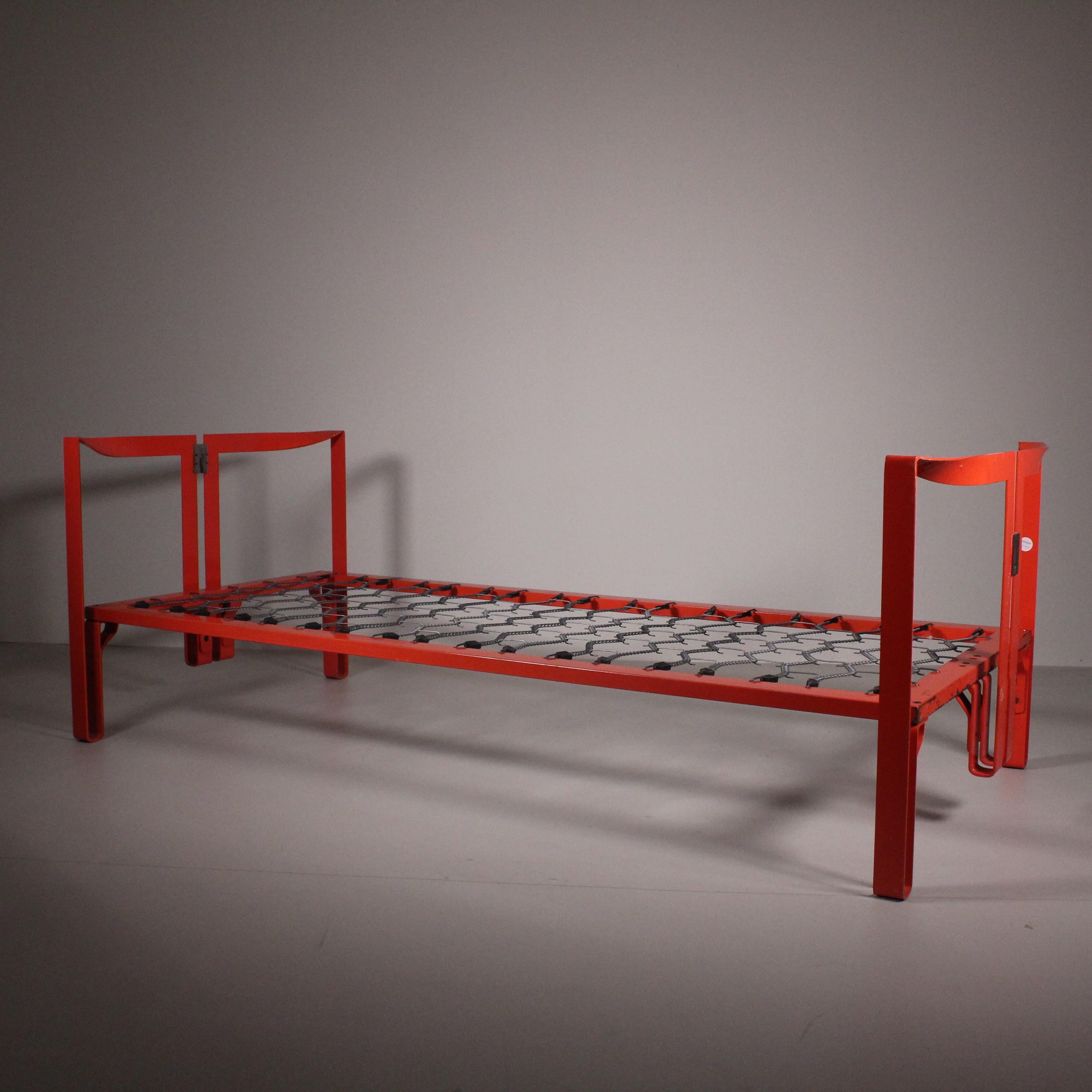 Mid-Century Modern Vanessa single bed by Tobia Scarpa, Simon by Cassina, 1970s For Sale