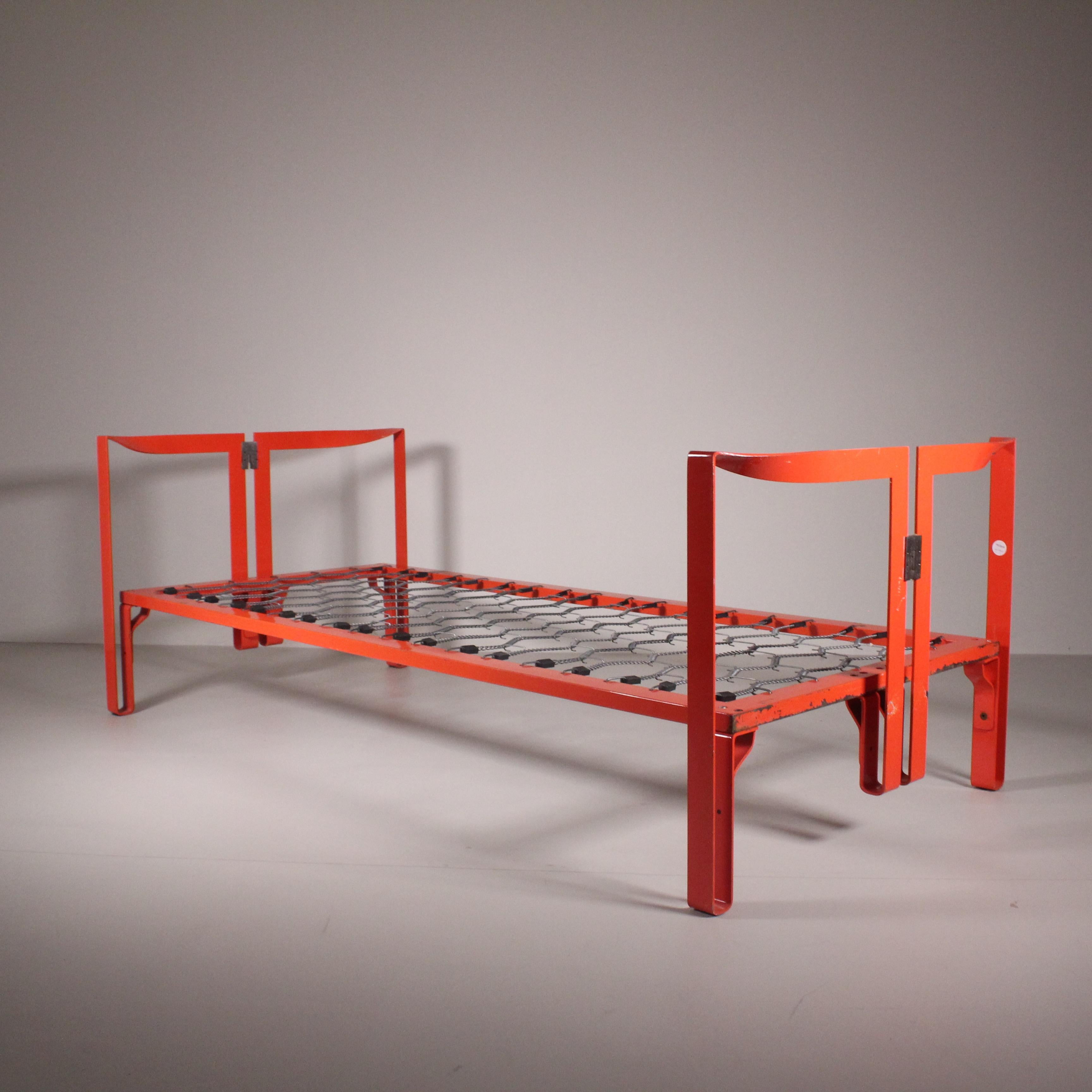 Late 20th Century Vanessa single bed by Tobia Scarpa, Simon by Cassina, 1970s For Sale