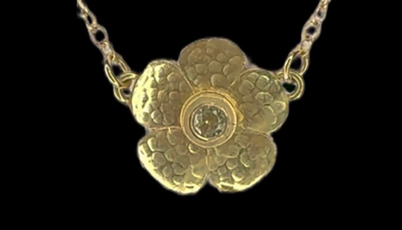 Moderno Rosa di Vanessa in oro giallo in vendita