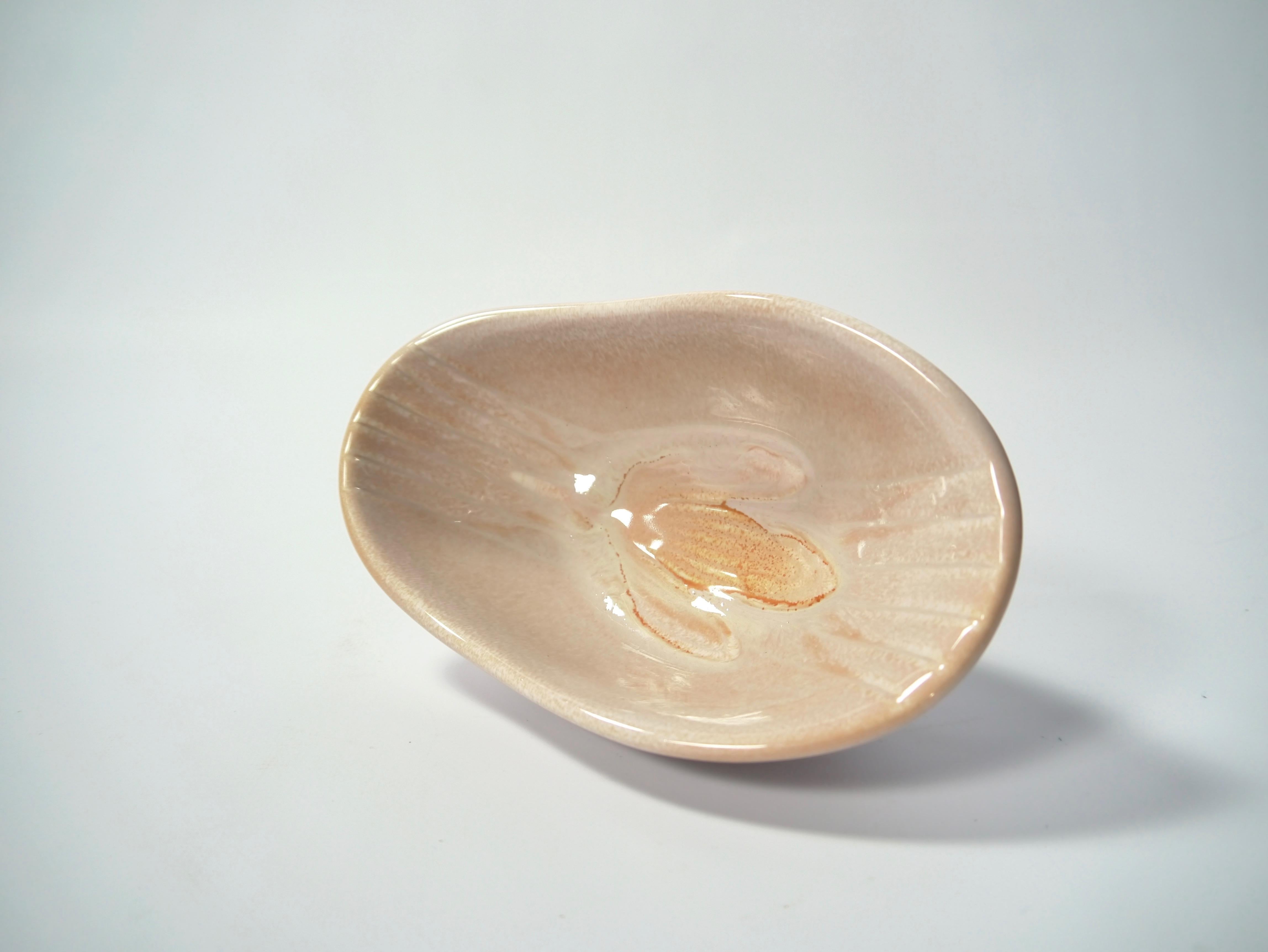 Swedish Vanilla Colored Ceramic Bowl by Gunnar Nylund for Rörstrand, Sweden, 1930s For Sale