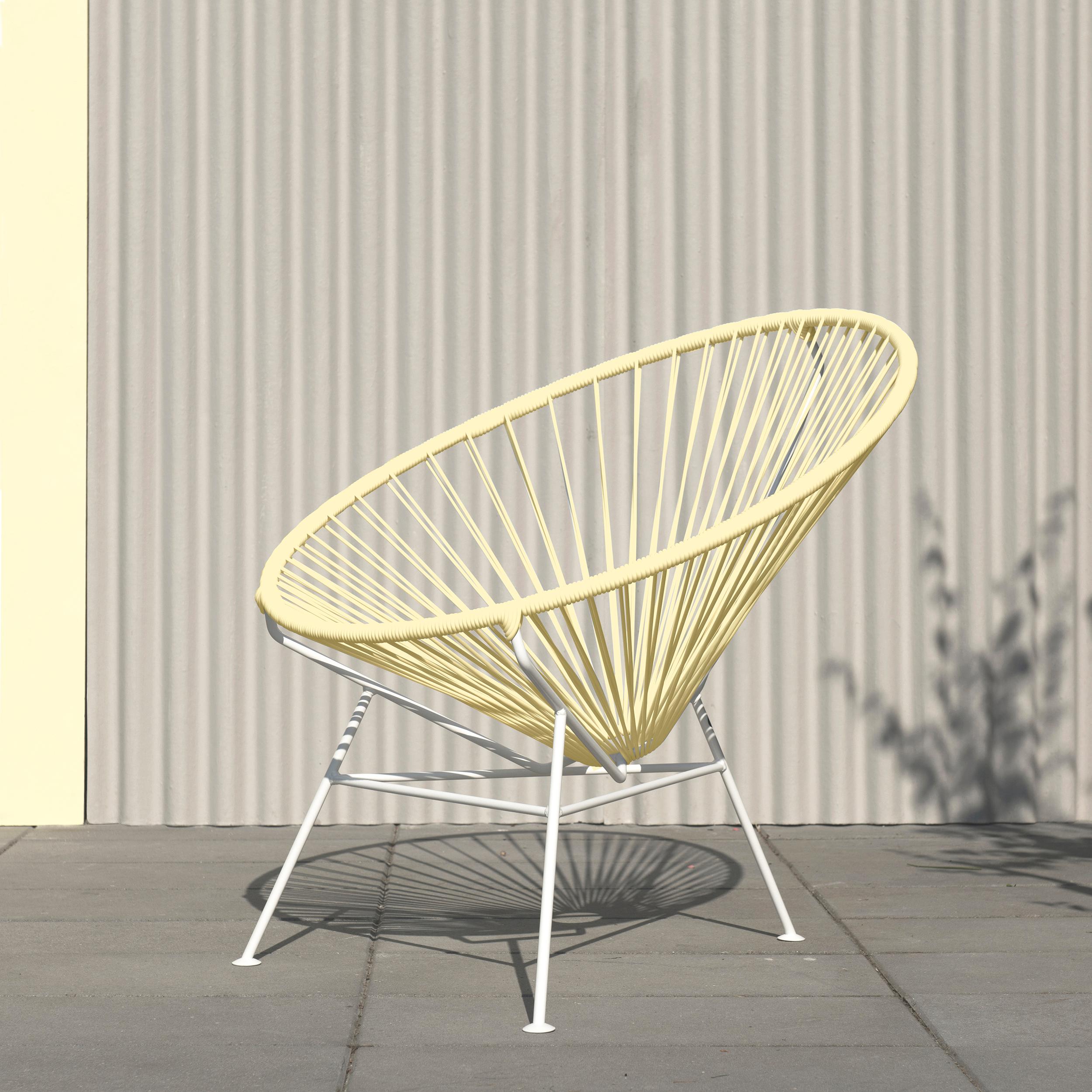 Chaise Vanilla Condesa, cadre blanc, par OK Design
Dimensions : D 80 x L 80 x H 78 cm.
Matériaux : Métal peint par poudrage, cordon en PVC.

Disponible avec un cadre noir ou un cadre blanc.
Disponible dans d'autres couleurs. Veuillez nous