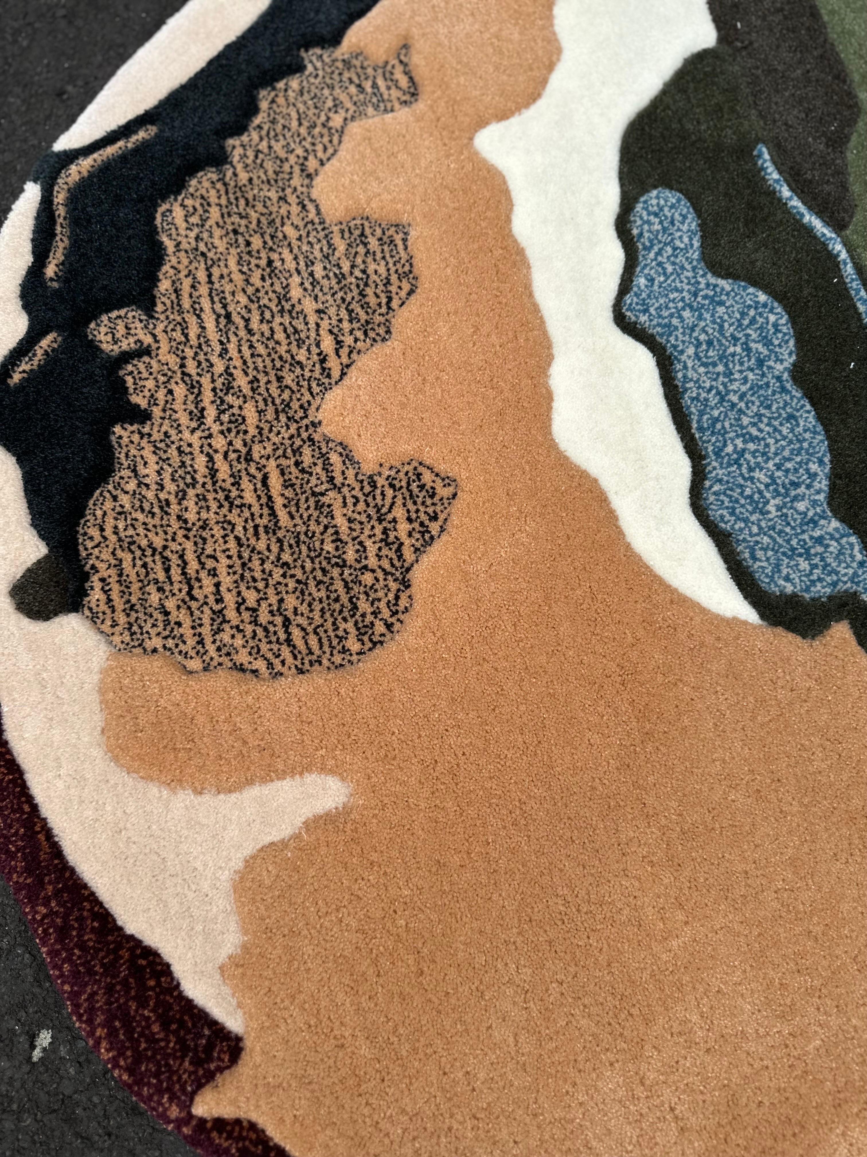 Vanille Fraise Runder Teppich mit erdfarbenen Farben von Rag Home (Asiatisch) im Angebot
